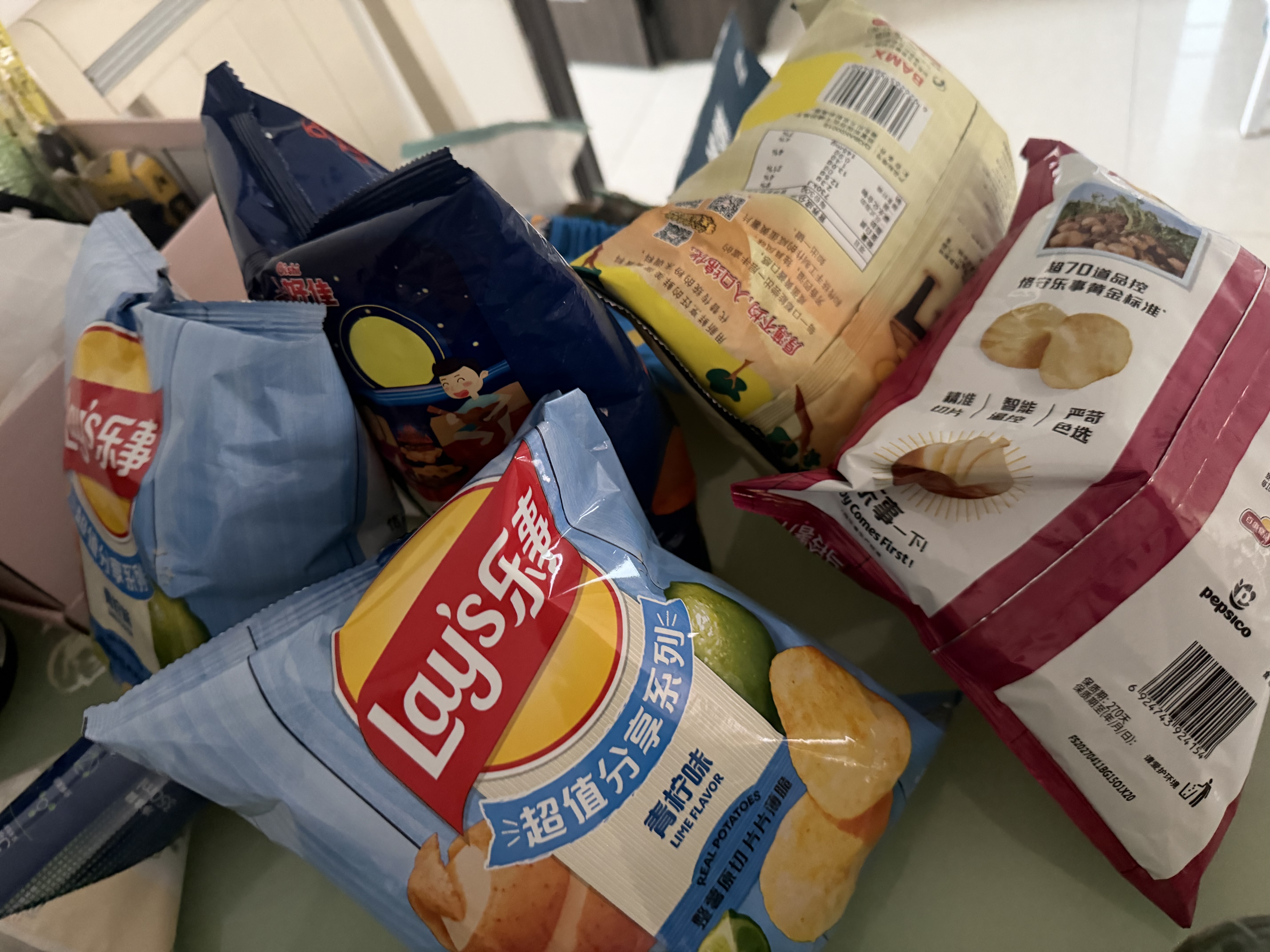 乐事（Lay's）薯片 青柠味 135克 休闲零食 膨化食品 休闲零食 实拍图