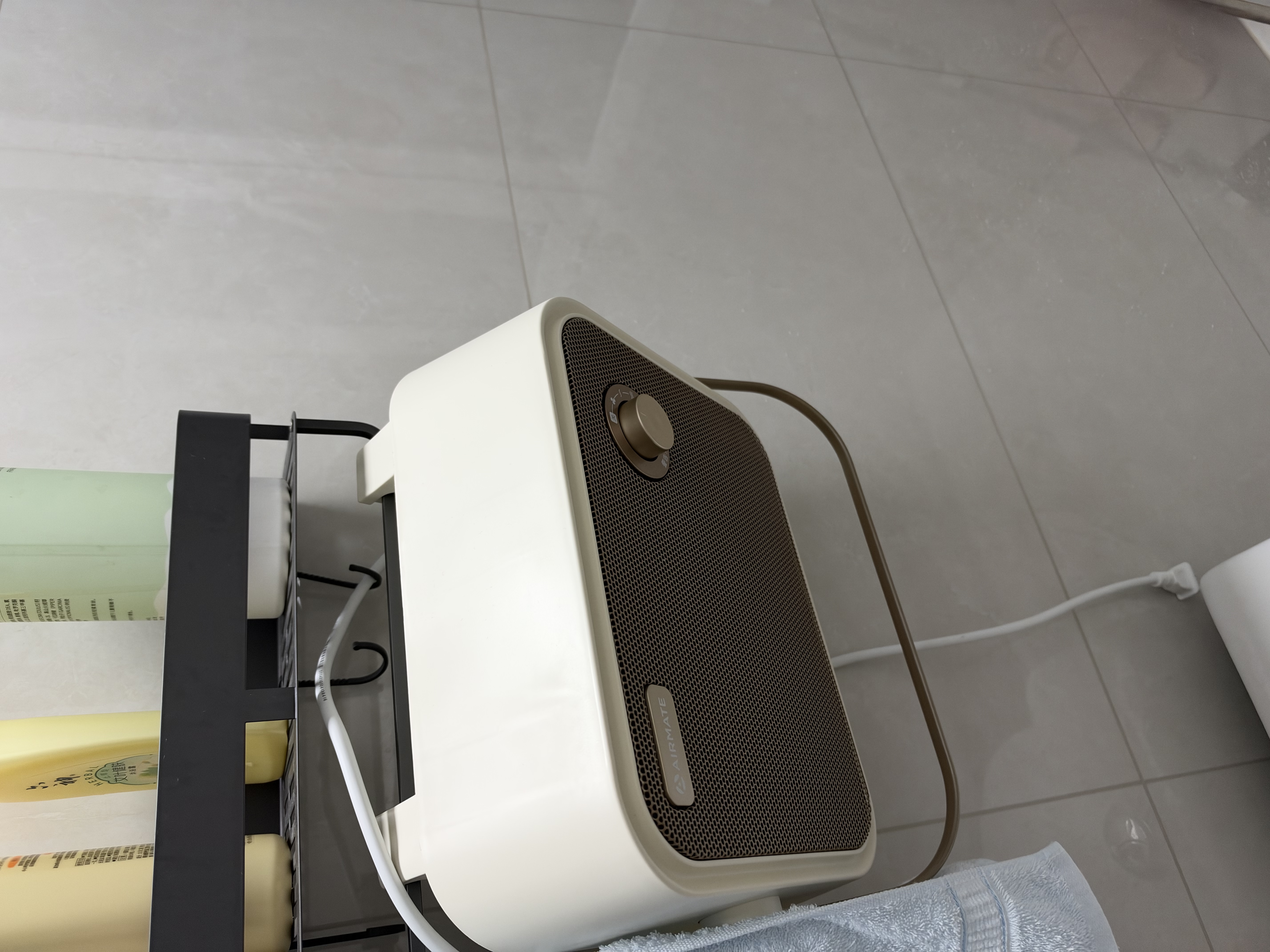 艾美特（AIRMATE）石墨烯浴室暖风机 家用防水取暖器 即开即热台壁两用电暖器 浴霸替代款干衣小太阳轻音节能电暖气 实拍图
