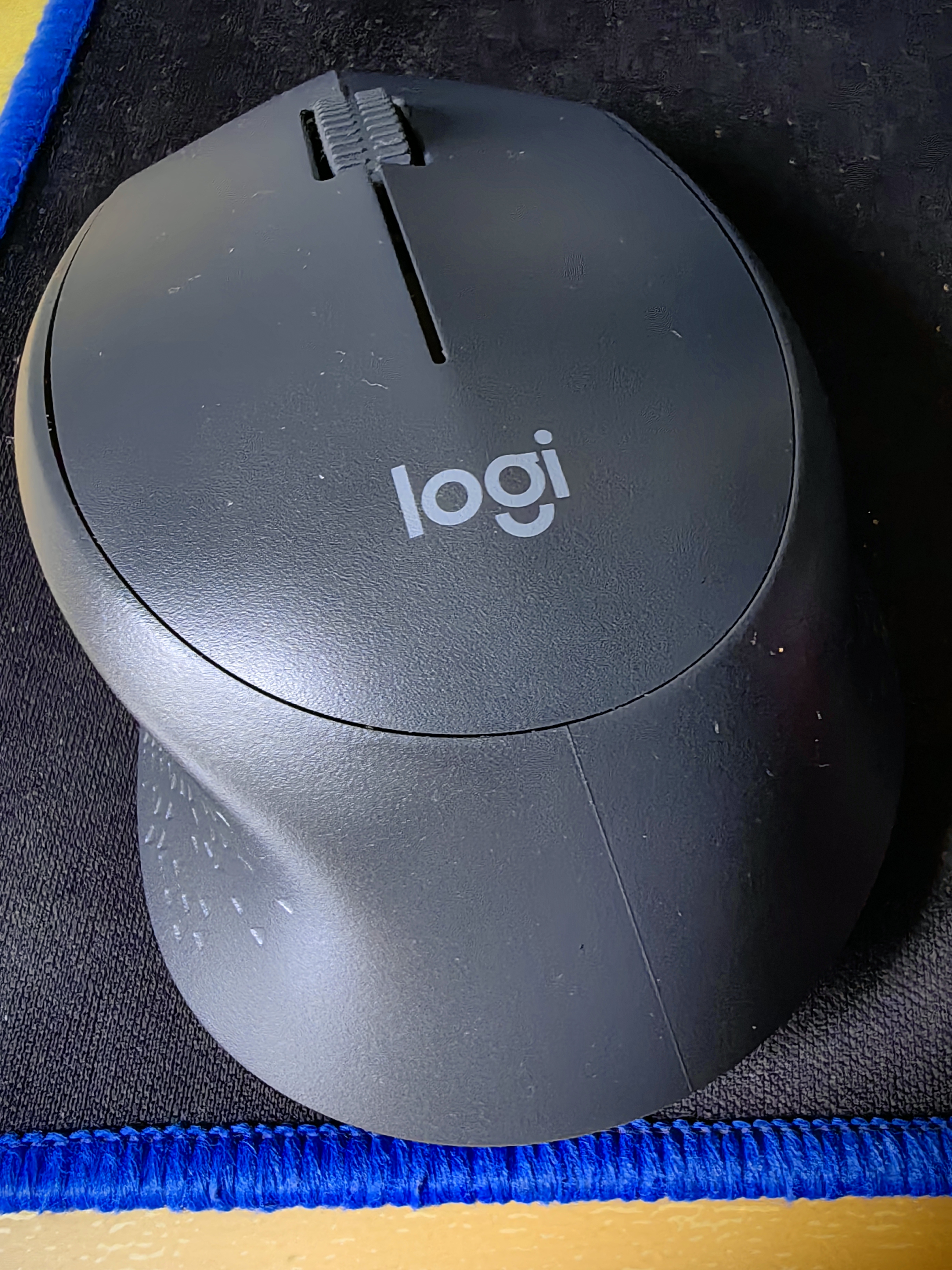 罗技（Logitech）M275鼠标 无线鼠标 办公鼠标 右手鼠标 黑色 带无线2.4G接收器 实拍图