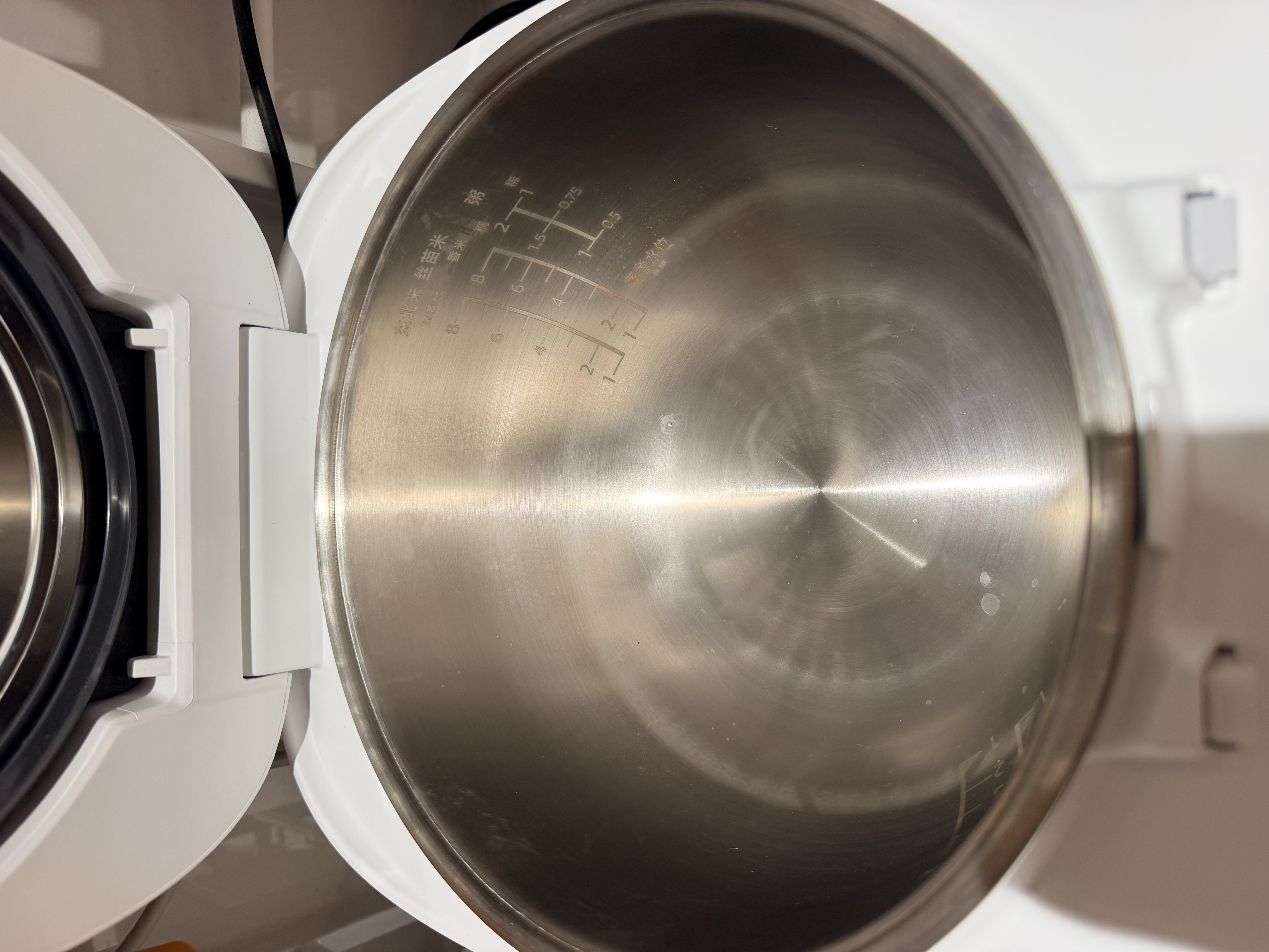 东芝（TOSHIBA）【旗舰爆款】0涂层电饭煲4-5人无涂层不沾316L不锈钢内胆家用电饭锅RC-15HOVC(W) 实拍图