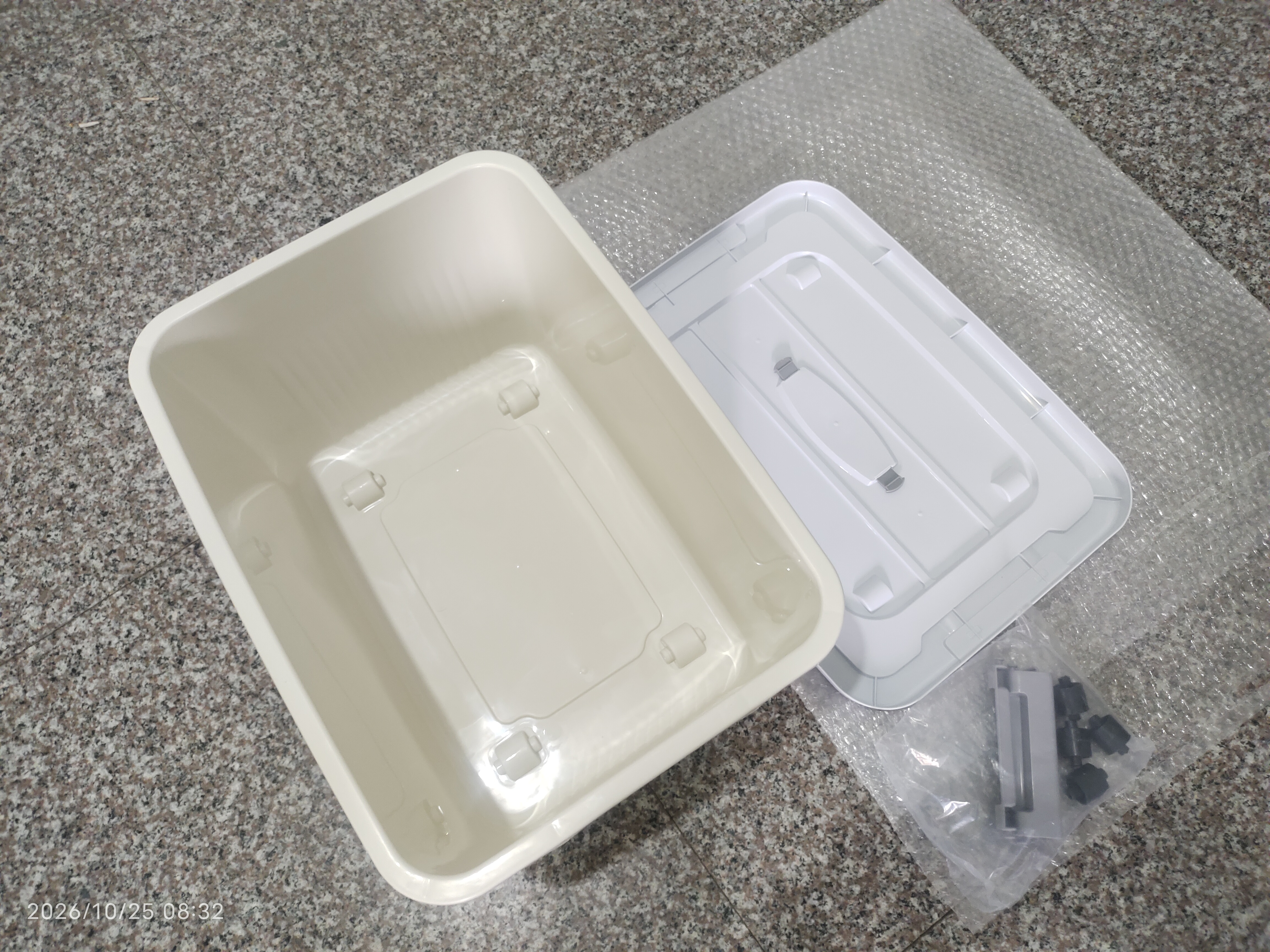 京东物流 大容量收纳箱收纳家用衣服加厚塑料储物整理箱衣物收纳 拼团-特大号带轮 45*33*25cm 实拍图