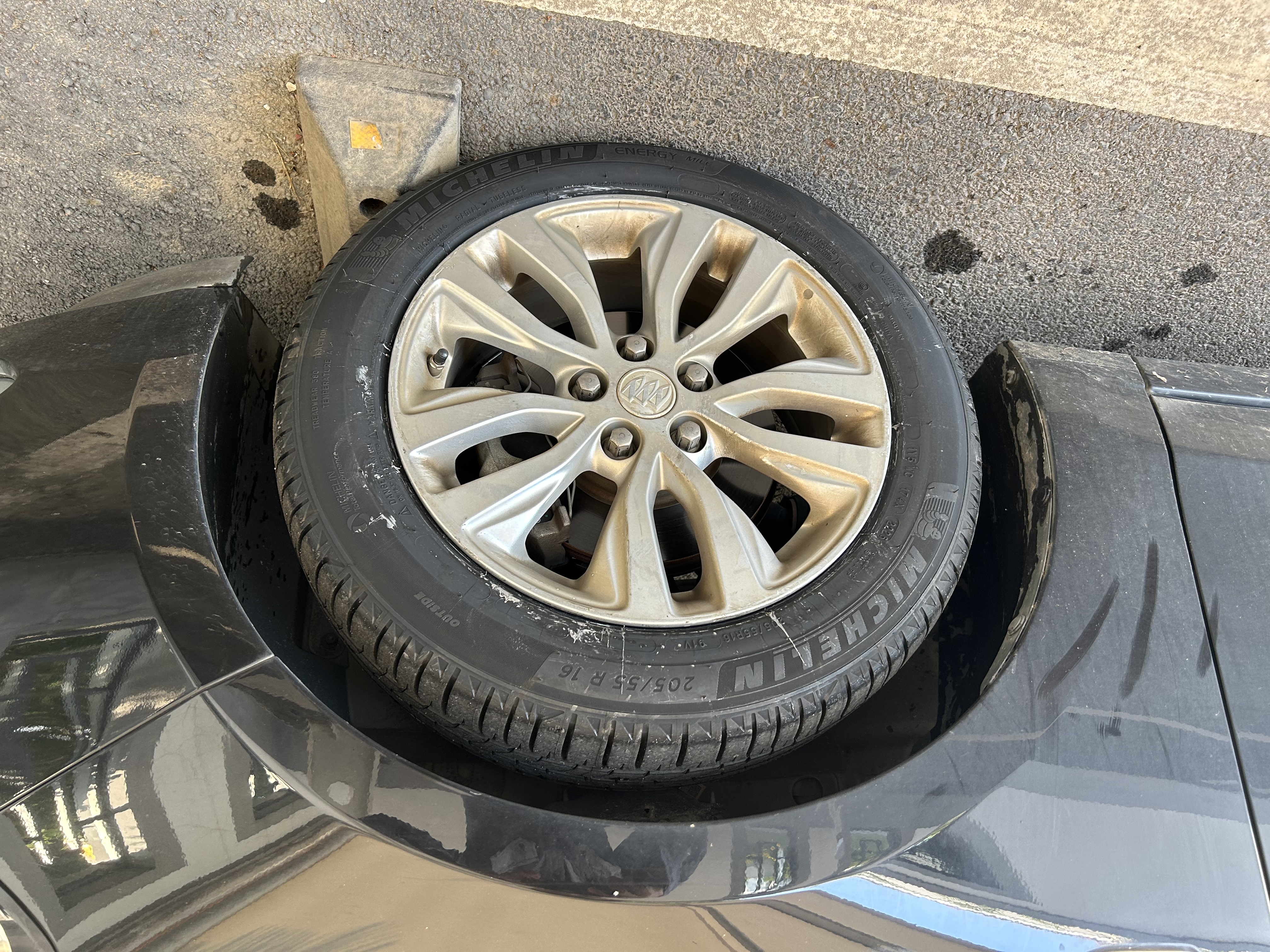 米其林（MICHELIN）汽车轮胎 205/55R16 91V 耐越 ENERGY MILE 【月黑风高】 实拍图