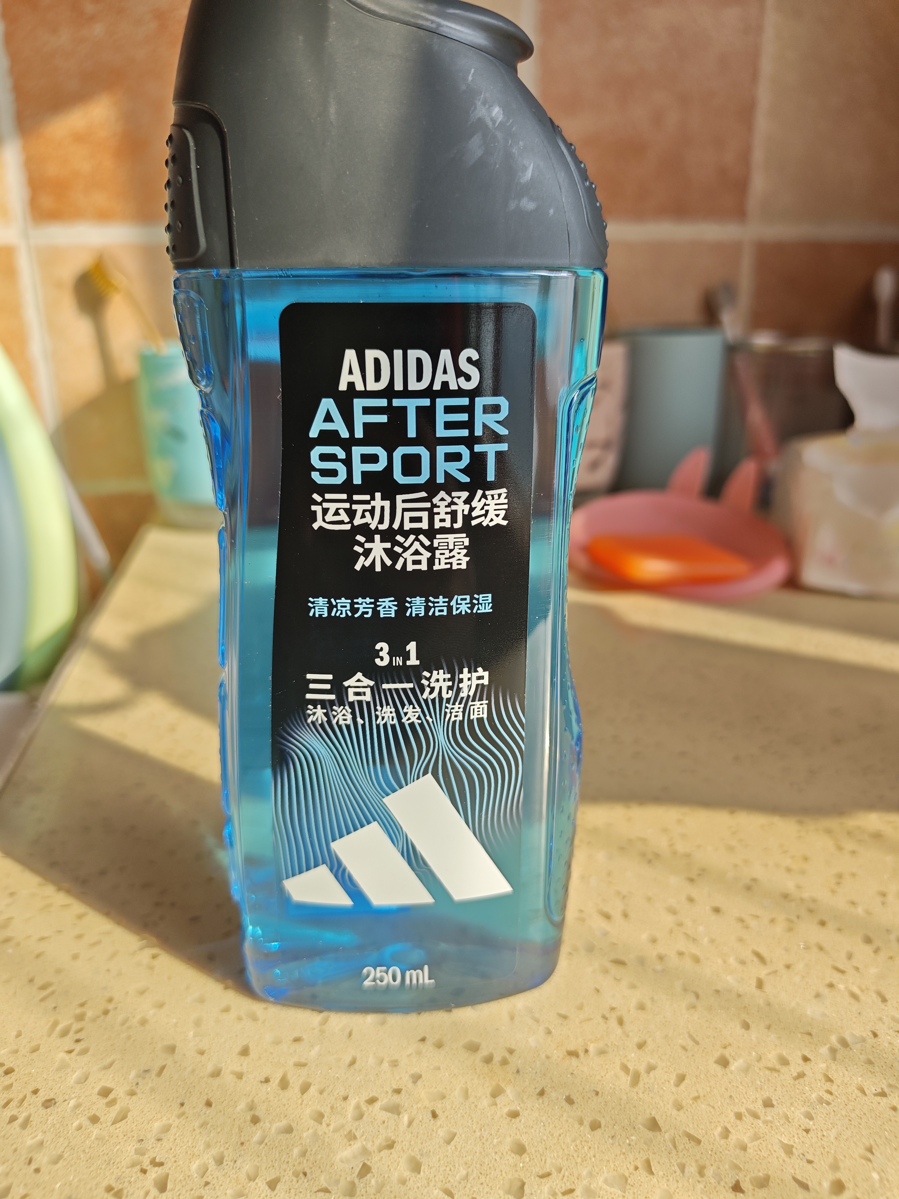 阿迪达斯（adidas）沐浴露男士专用洗发洗面奶三效合一游泳去氯薄荷小瓶旅行装250ml 实拍图