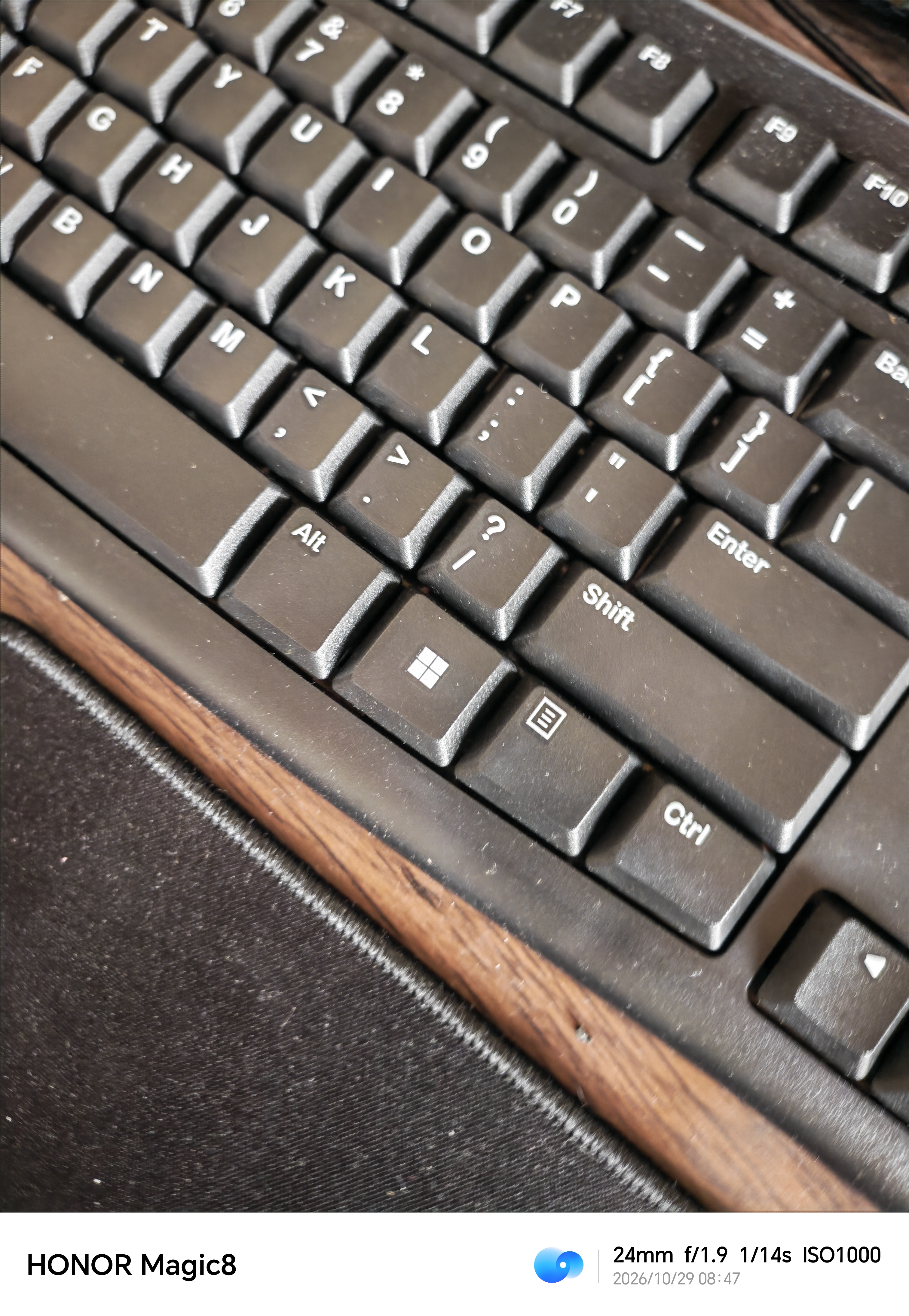 罗技（Logitech）MK120 键鼠套装 有线键鼠套装 办公键鼠套装 电脑键盘 USB即插即用 全尺寸 黑色 实拍图