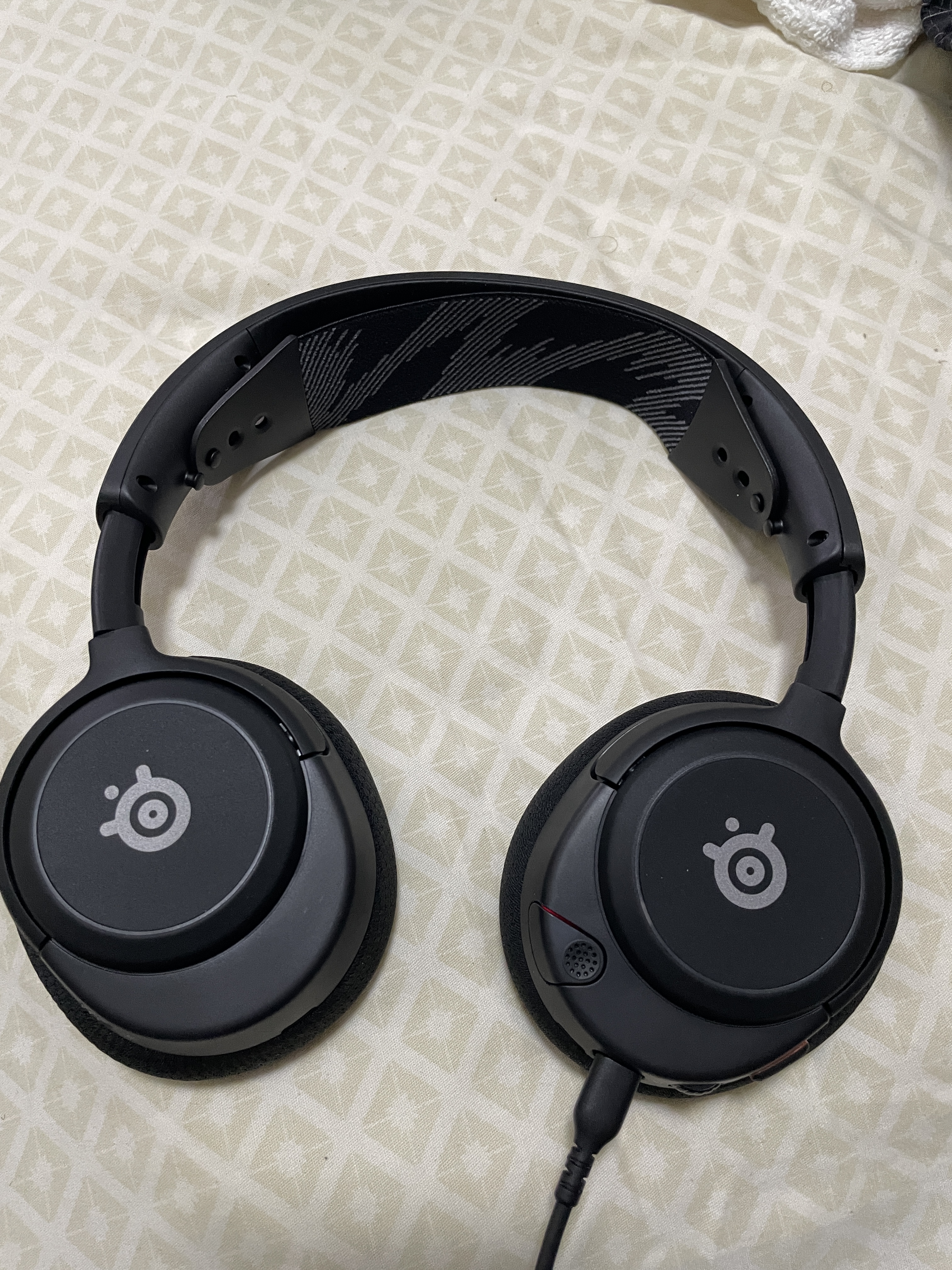 赛睿（SteelSeries）寒冰Nova 3电竞头戴式有线游戏耳机耳麦寒冰5升级版电脑 LOL吃鸡CS 降噪麦 适配三角洲行动 实拍图