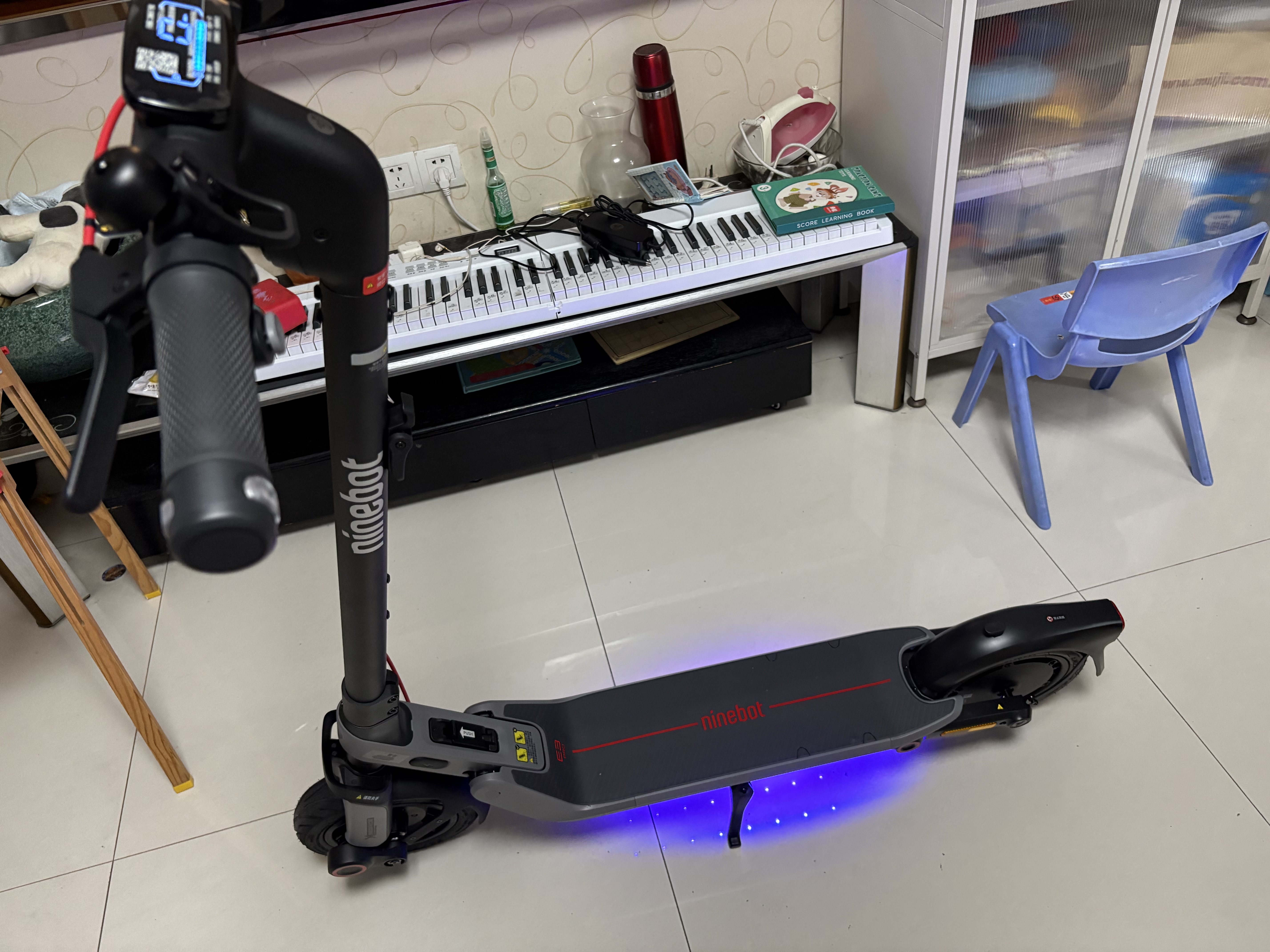 九号（Ninebot）电动滑板车成年人两轮代步折叠便携式智能减震避震防滑稳定全新第三代滑板车E3Pro+箱包座椅套装 实拍图