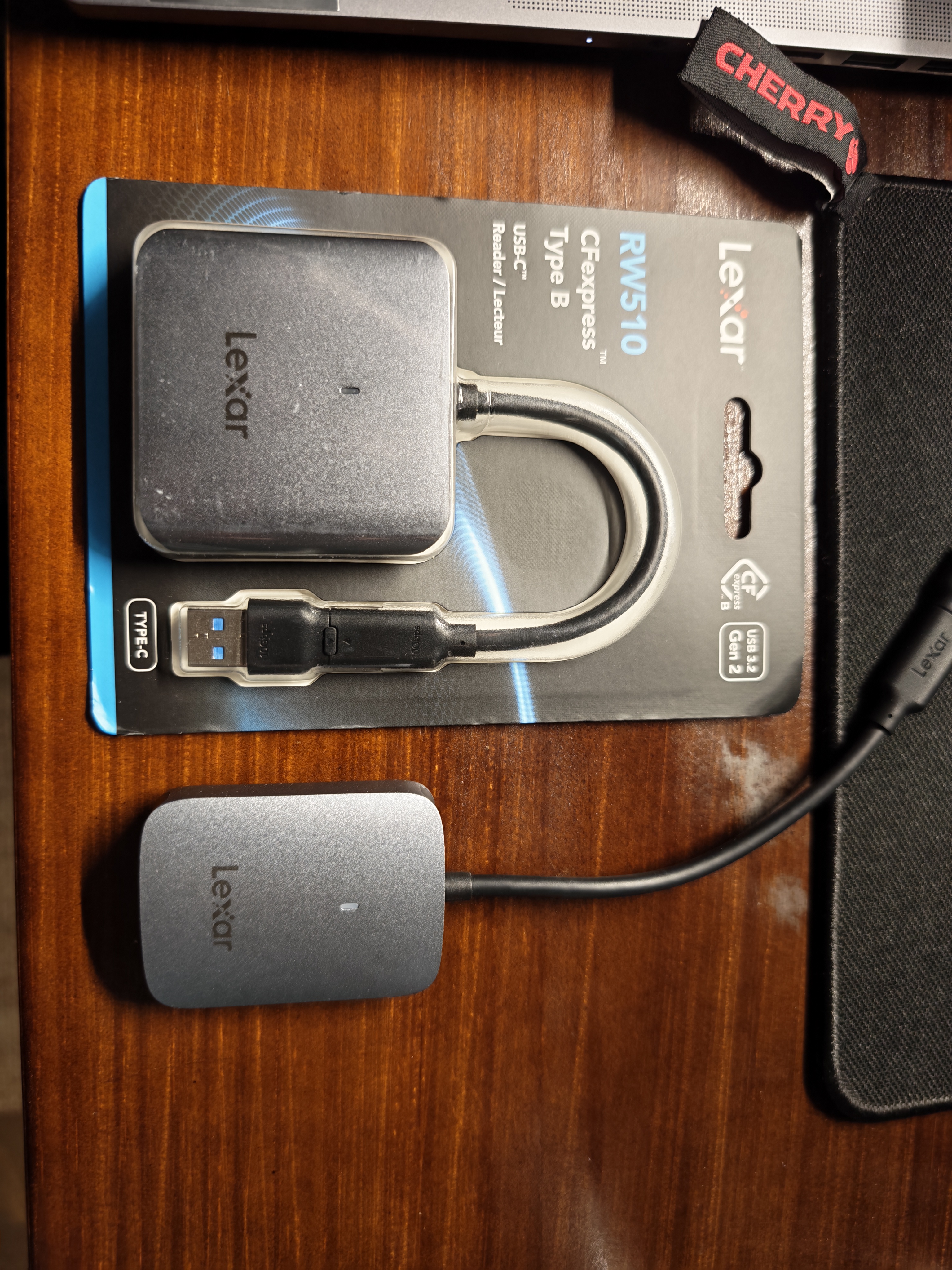雷克沙（Lexar）USB 3.2高速读卡器 CFexpress Type B存储卡510U读卡器 10Gbps传输 金属喷砂 Type-C接口 实拍图