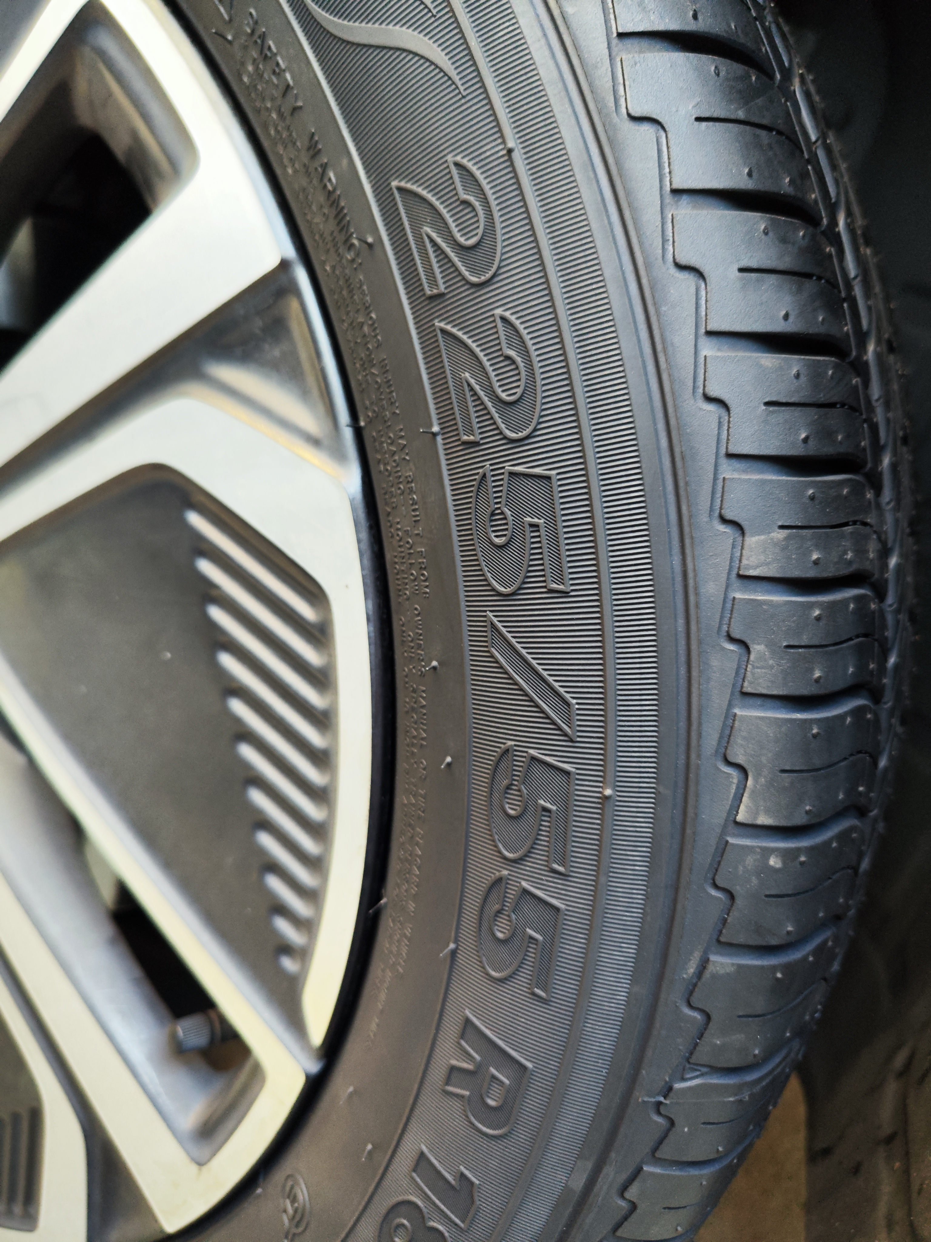 玛吉斯（MAXXIS）轮胎/汽车轮胎 225/55R18 102V HP-M5 原配荣威iMAX8 实拍图