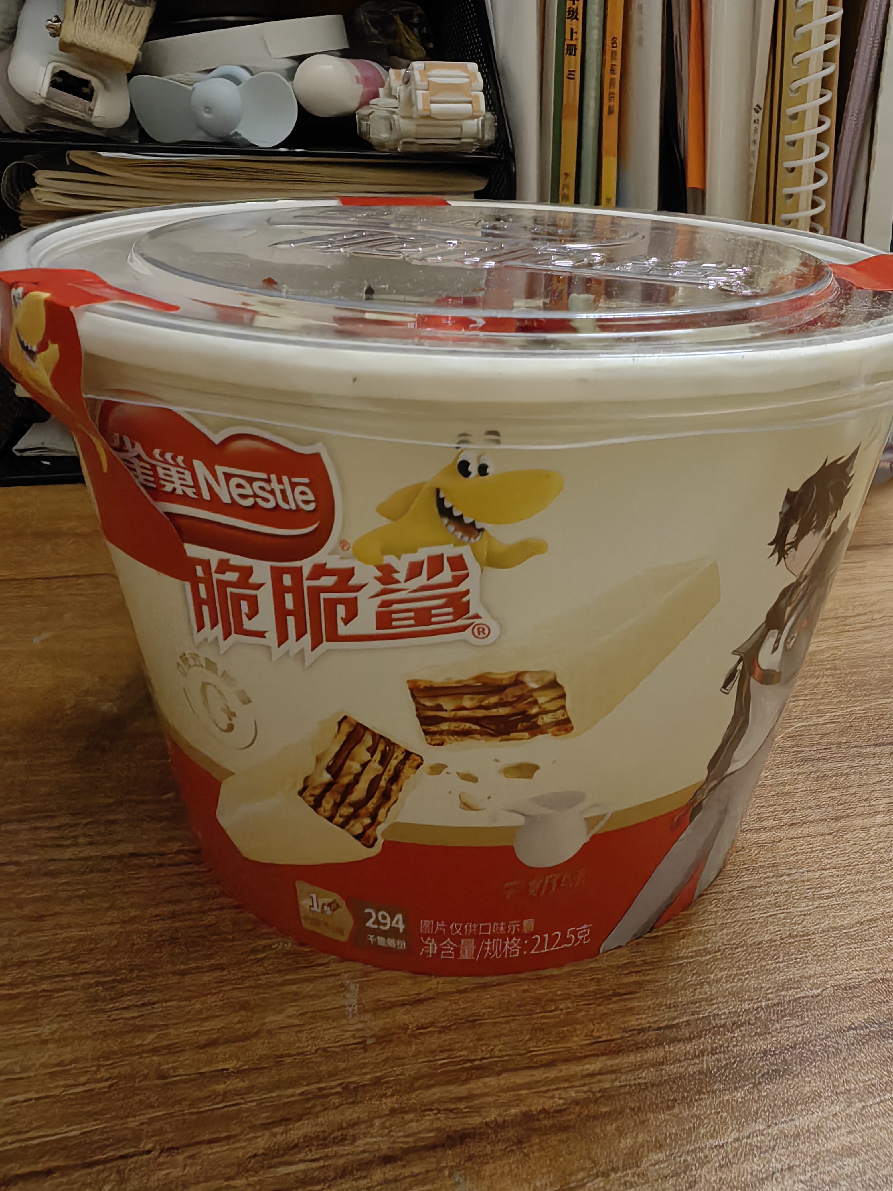 雀巢脆脆鲨涂层威化饼干牛奶味分享桶212.5g 休闲零食充饥饱腹 实拍图