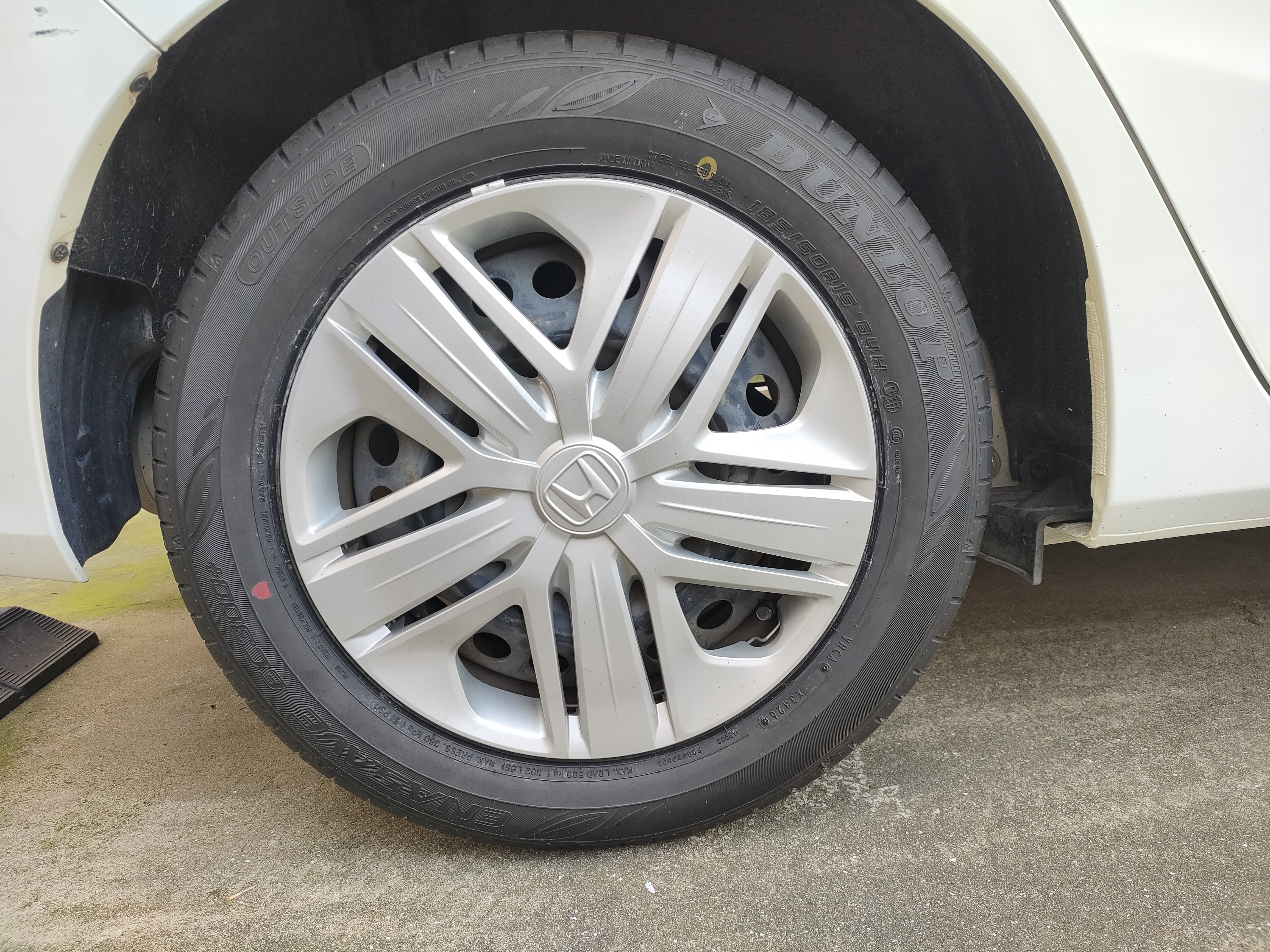 邓禄普（DUNLOP）汽车轮胎 185/60R15 84H ENASAVE EC300+ 适配飞度/威驰/捷达 实拍图