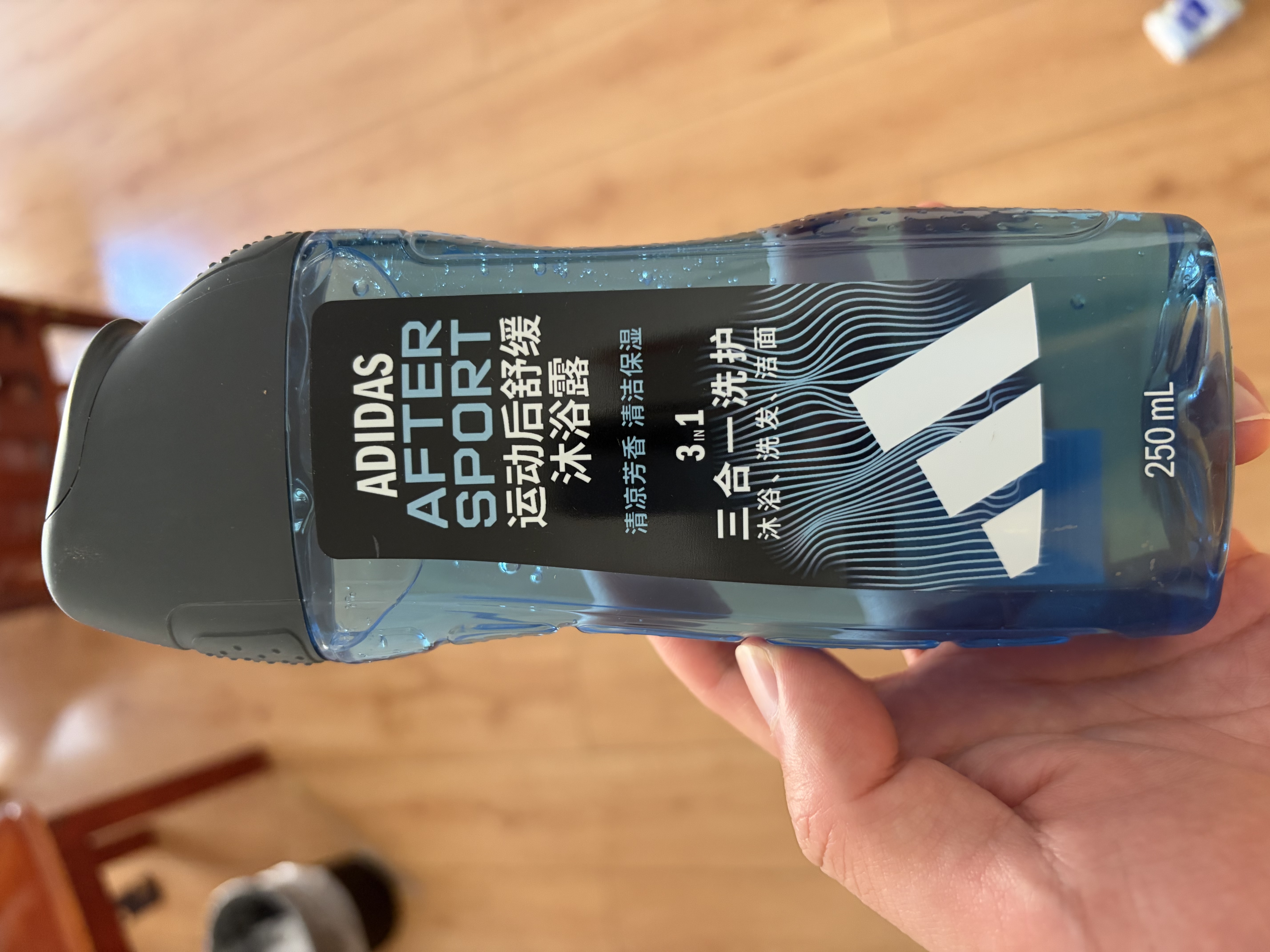 阿迪达斯（adidas）沐浴露男士专用洗发水洗面奶三效合一游泳去氯小瓶旅行装250ml 实拍图
