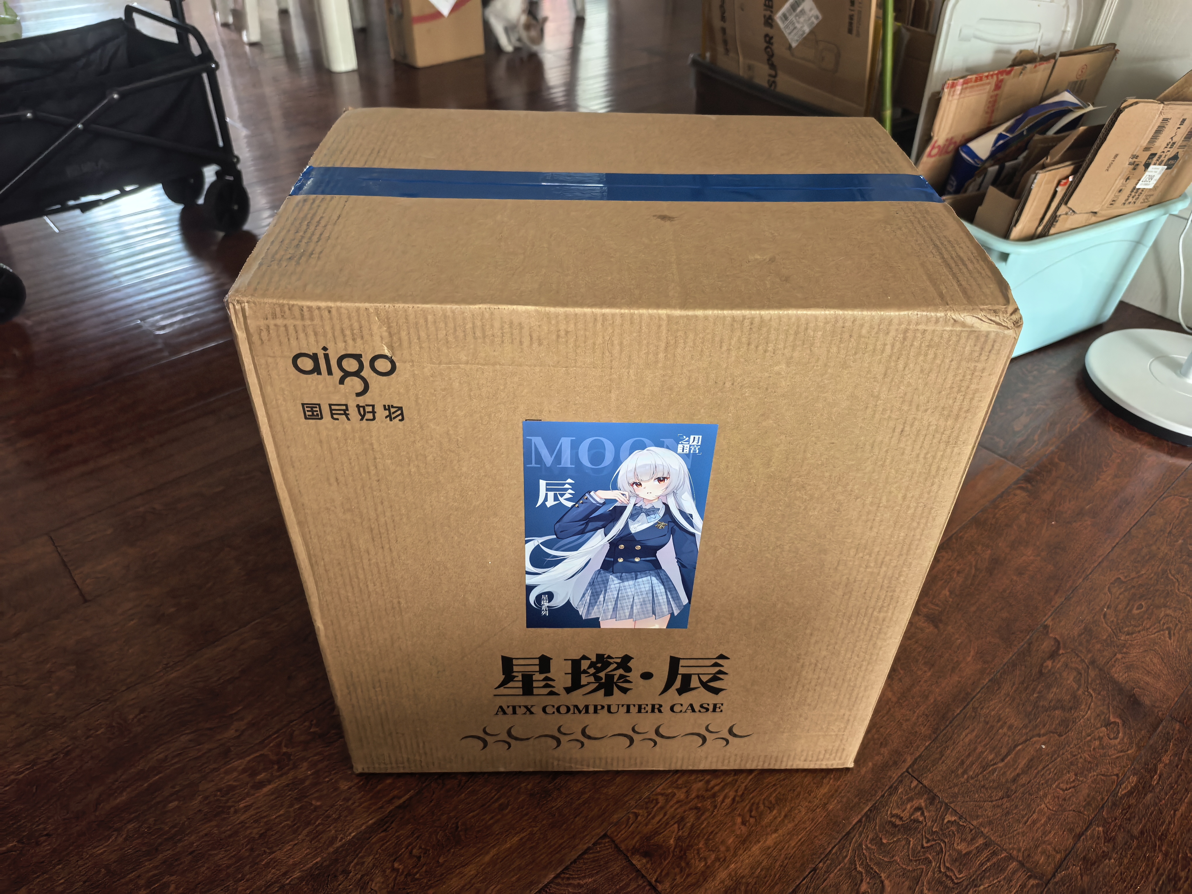 爱国者（aigo）星璨 辰 屏显版 白色 游戏电脑台式ATX主机箱 360水冷位/一体弧面玻璃/左右分仓海景房/5090显卡 实拍图