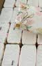 洁柔抽纸 繁花系列3层100抽*20包 可湿水面巾纸 柔韧卫生纸 整箱纸巾 实拍图
