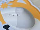 罗技（Logitech）Lift人体工学鼠标 垂直鼠标 小手鼠标 无线蓝牙鼠标 3台设备秒切换 带Logi Bolt接收器 沙色 实拍图