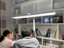 雷士（NVC）未来光护眼台灯桌面大路灯全光谱学生学习阅读智能感应灯具V5 pro 实拍图