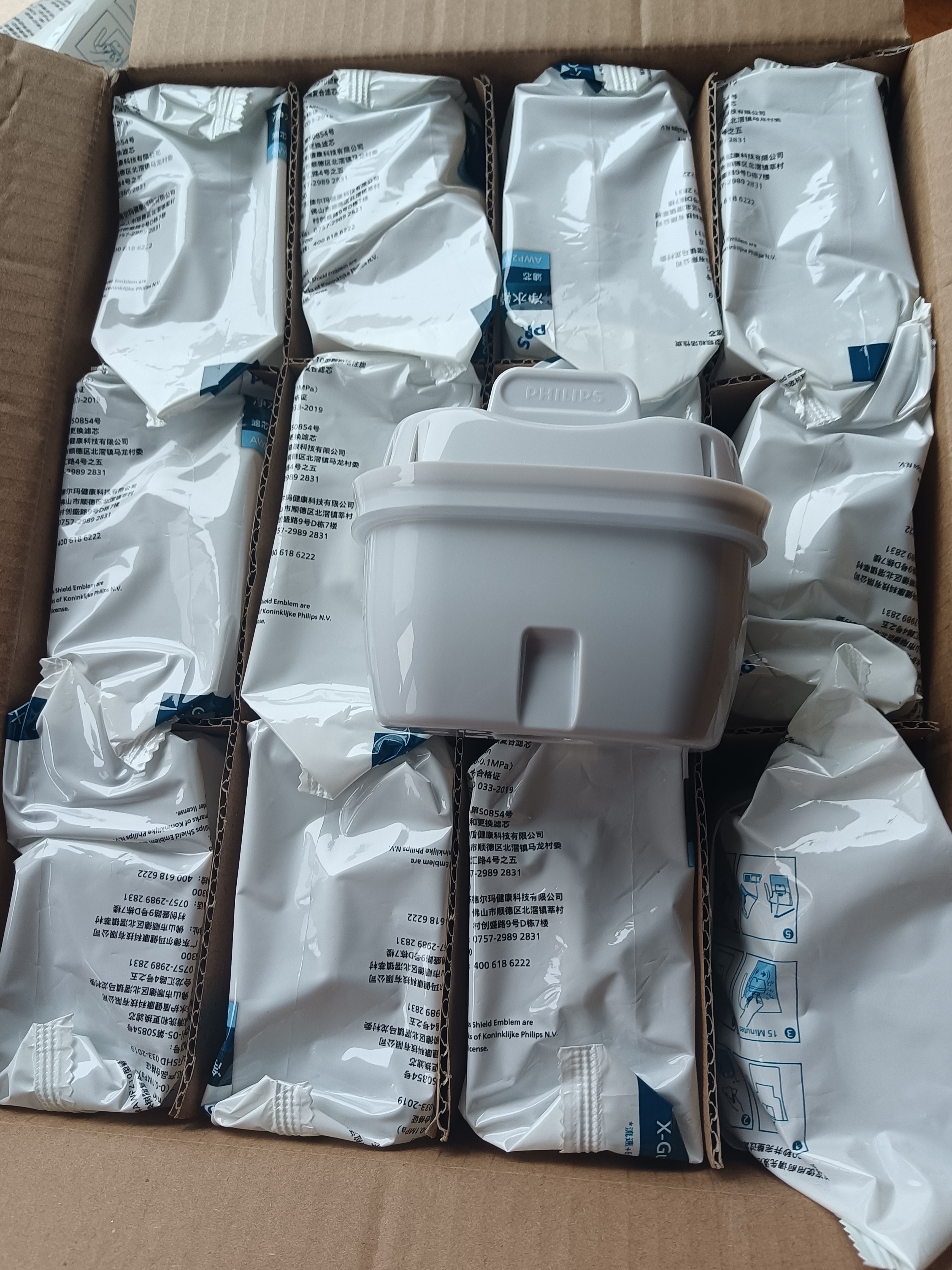 飞利浦（PHILIPS）净水壶滤水壶过滤水壶净水器滤水器过滤器滤芯 AWP2814绿色【4.2L】十三芯装 实拍图