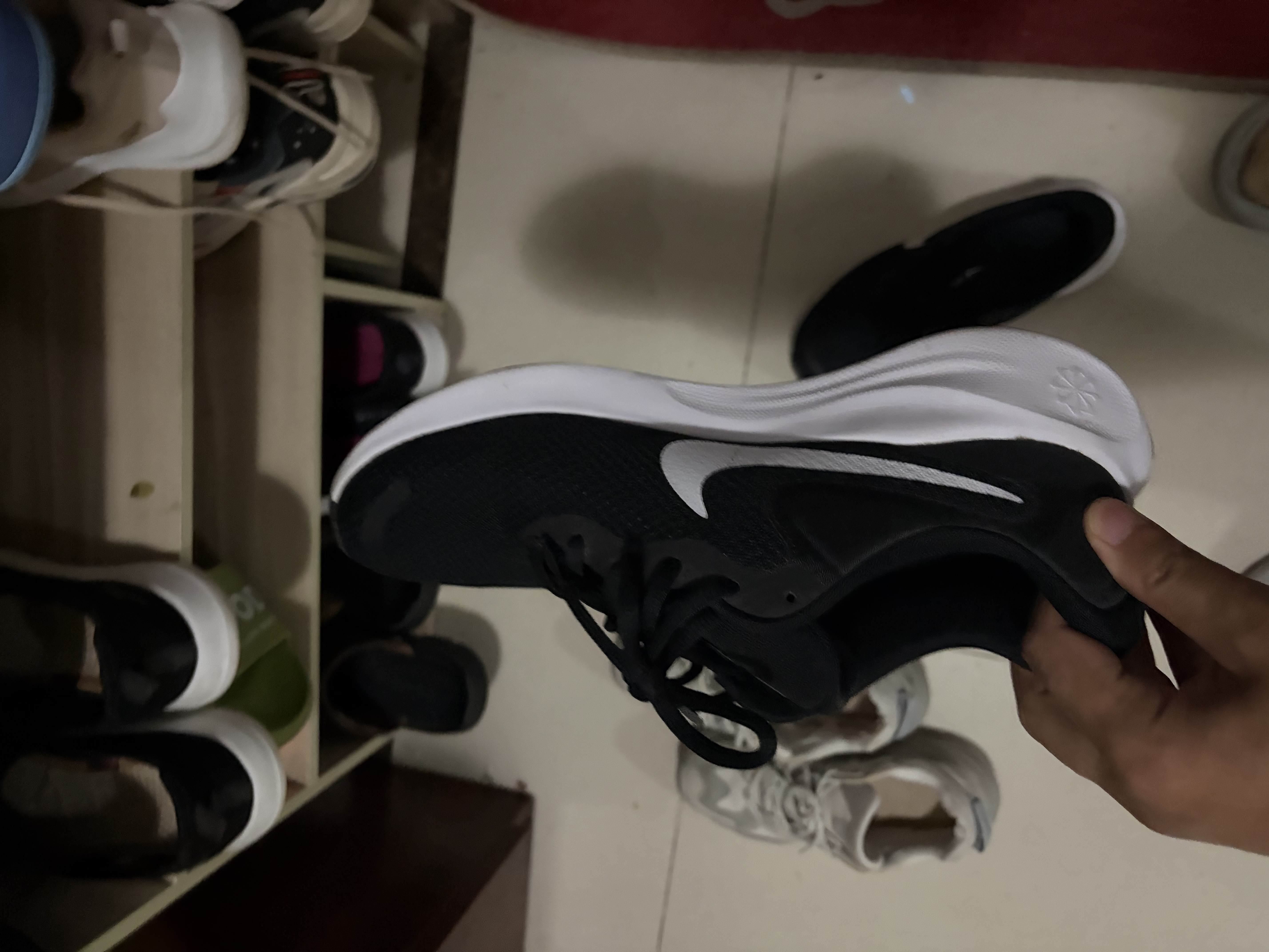 耐克NIKE男子跑步鞋REVOLUTION 7运动鞋春夏款FB2207-001黑白42.5 实拍图
