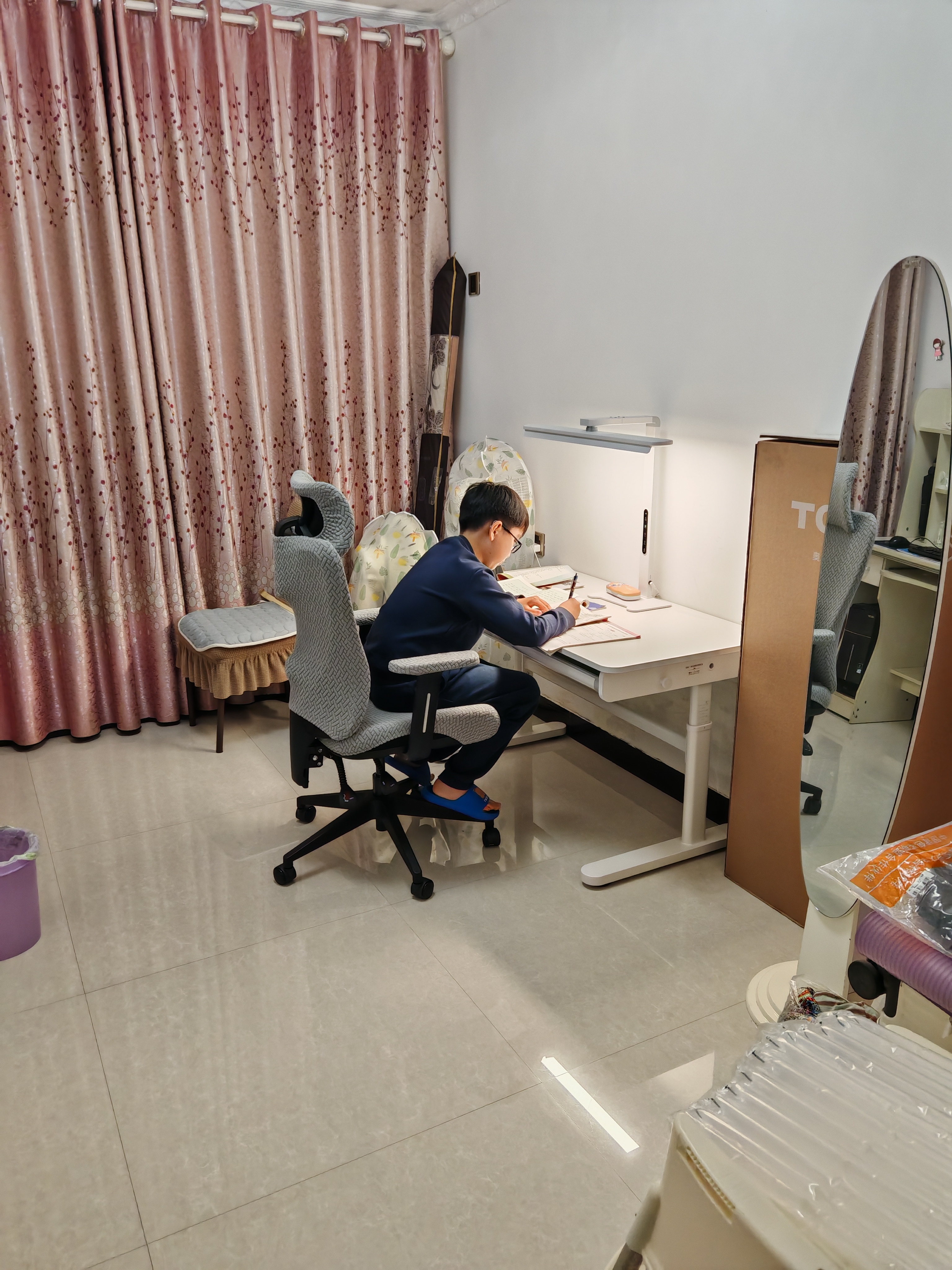 京东京造儿童学习桌电脑桌书桌专用3-18岁写字桌【进口实木可升降】1.2m 实拍图