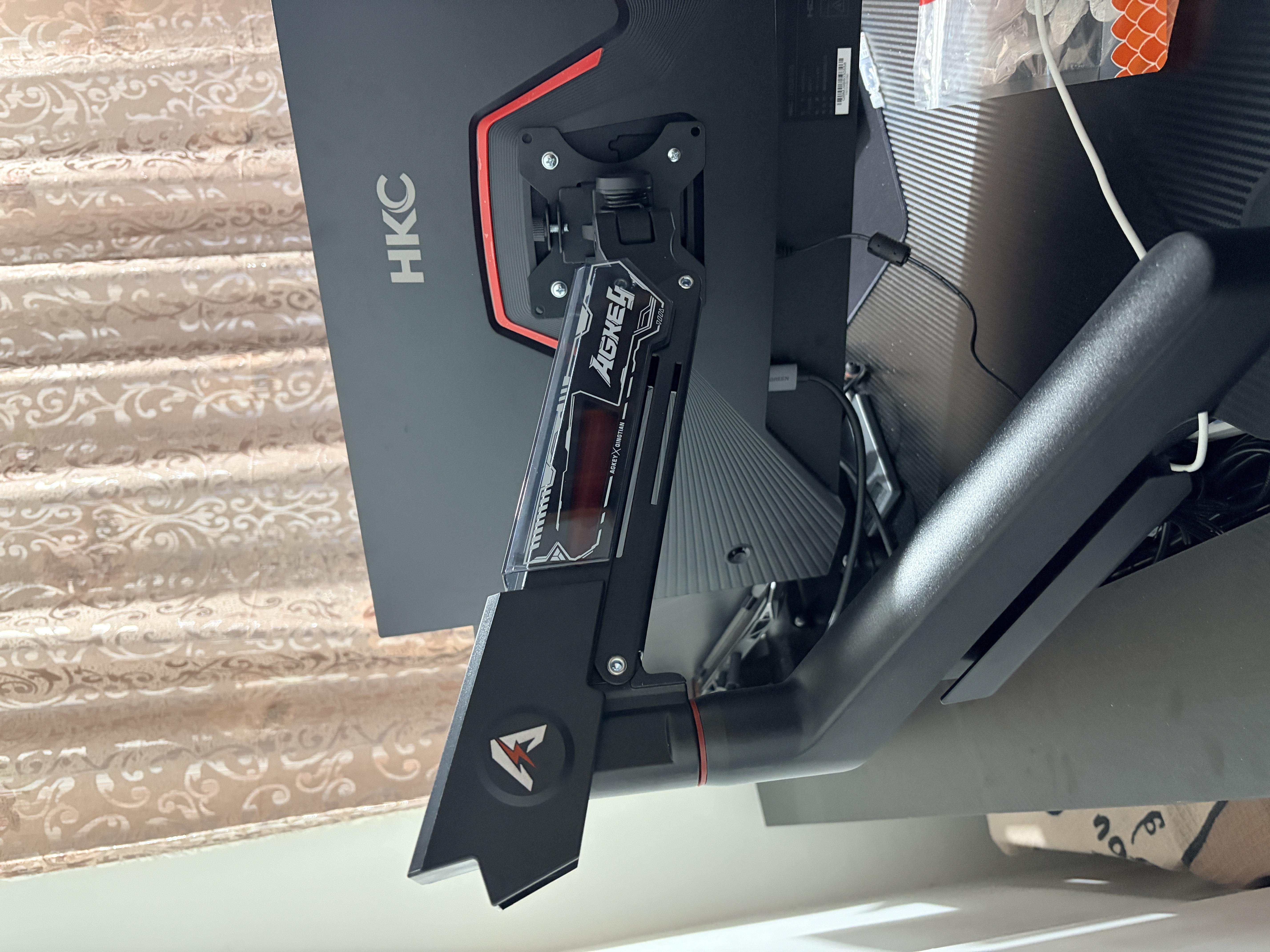 HKC 27英寸2K高刷340Hz FastIPS硬件低蓝光HDR400电竞游戏10bit无畏契约旋转升降台式显示器 银河V7 实拍图