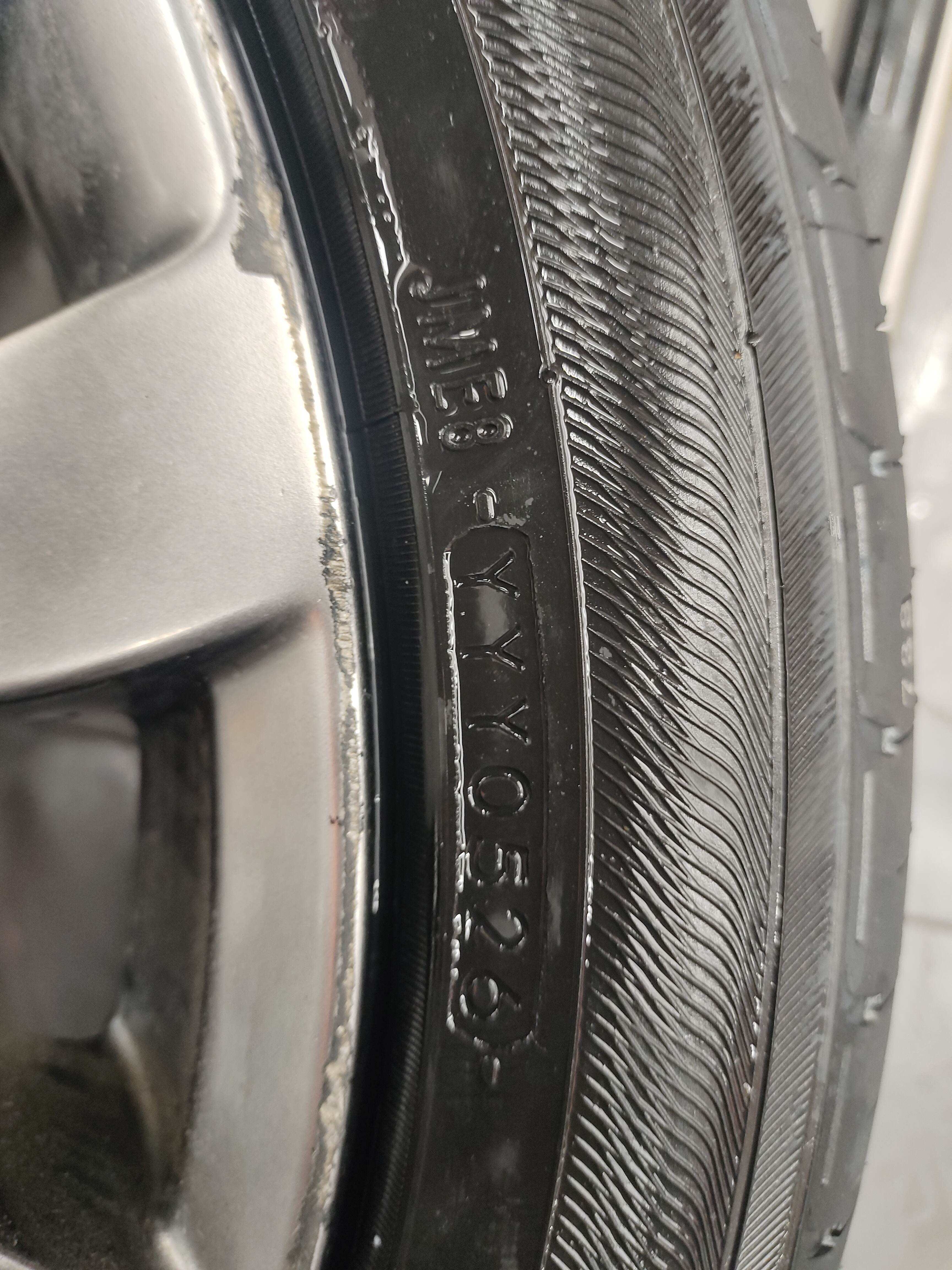 优科豪马横滨汽车轮胎 225/45R19 V551V 92W 原配马自达阿特兹/红旗H5 实拍图