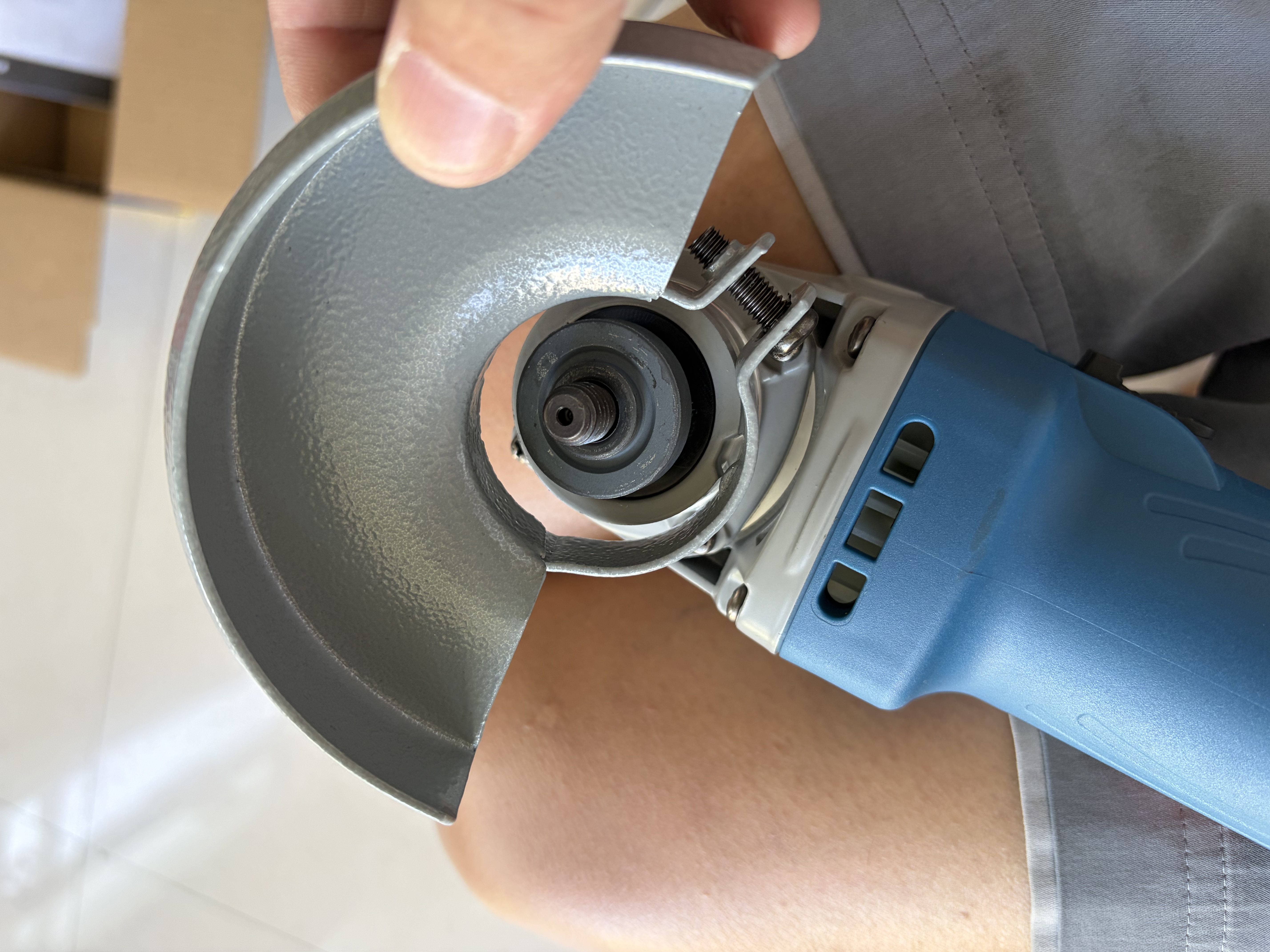 东成角磨机WSM800-100手磨打磨机切割机手砂轮磨光机金属电动工具 实拍图