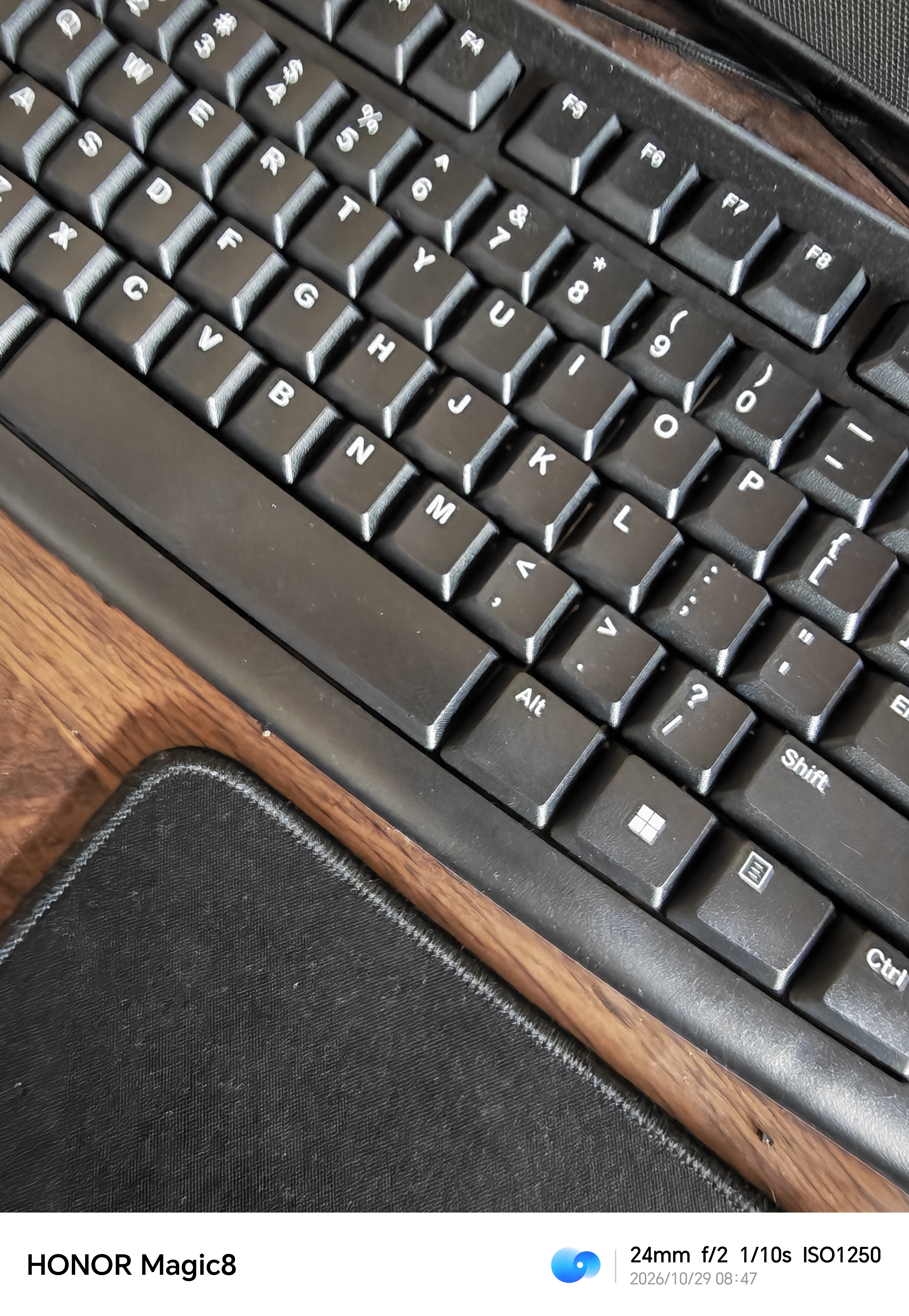 罗技（Logitech）MK120 键鼠套装 有线键鼠套装 办公键鼠套装 电脑键盘 USB即插即用 全尺寸 黑色 实拍图