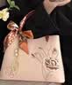 香微送妈妈生日礼物实用40母亲节婆婆50岁60长辈女士手提包包女包新款 杏色【礼袋礼盒装+花束丝巾】 【康乃馨刺绣，长辈喜欢的礼物】 实拍图