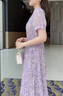 颜域（YANYEE）知性优雅V领印花连衣裙女士淑女裙中长款2026年夏季新款显瘦 紫花 S/36 实拍图