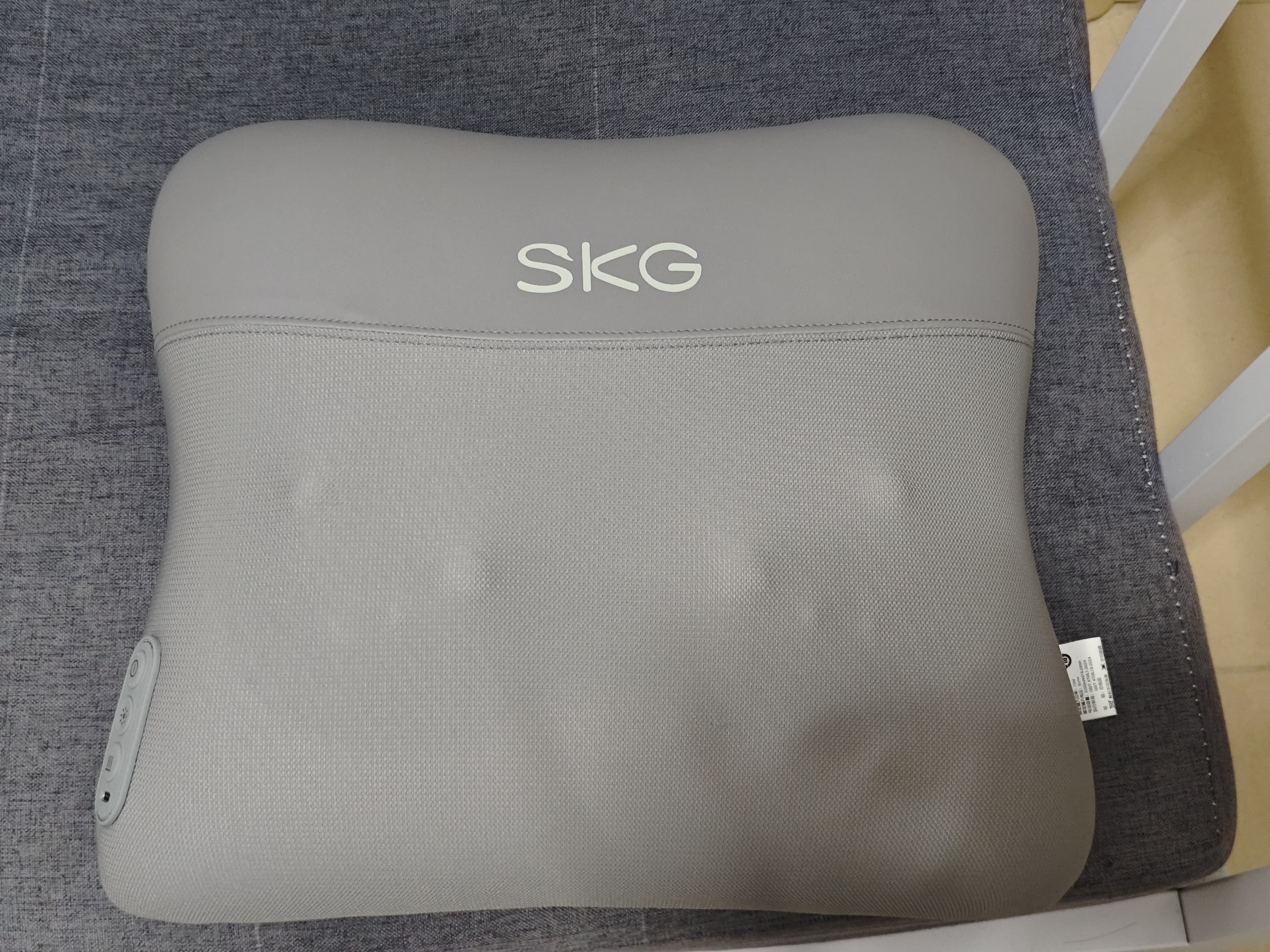 SKG 腰部按摩仪V5腰靠靠垫车载护腰颈椎肩颈腿背部热敷多功能按摩器生日礼物实用送男女友父母亲长辈 星空灰-限定礼盒 实拍图