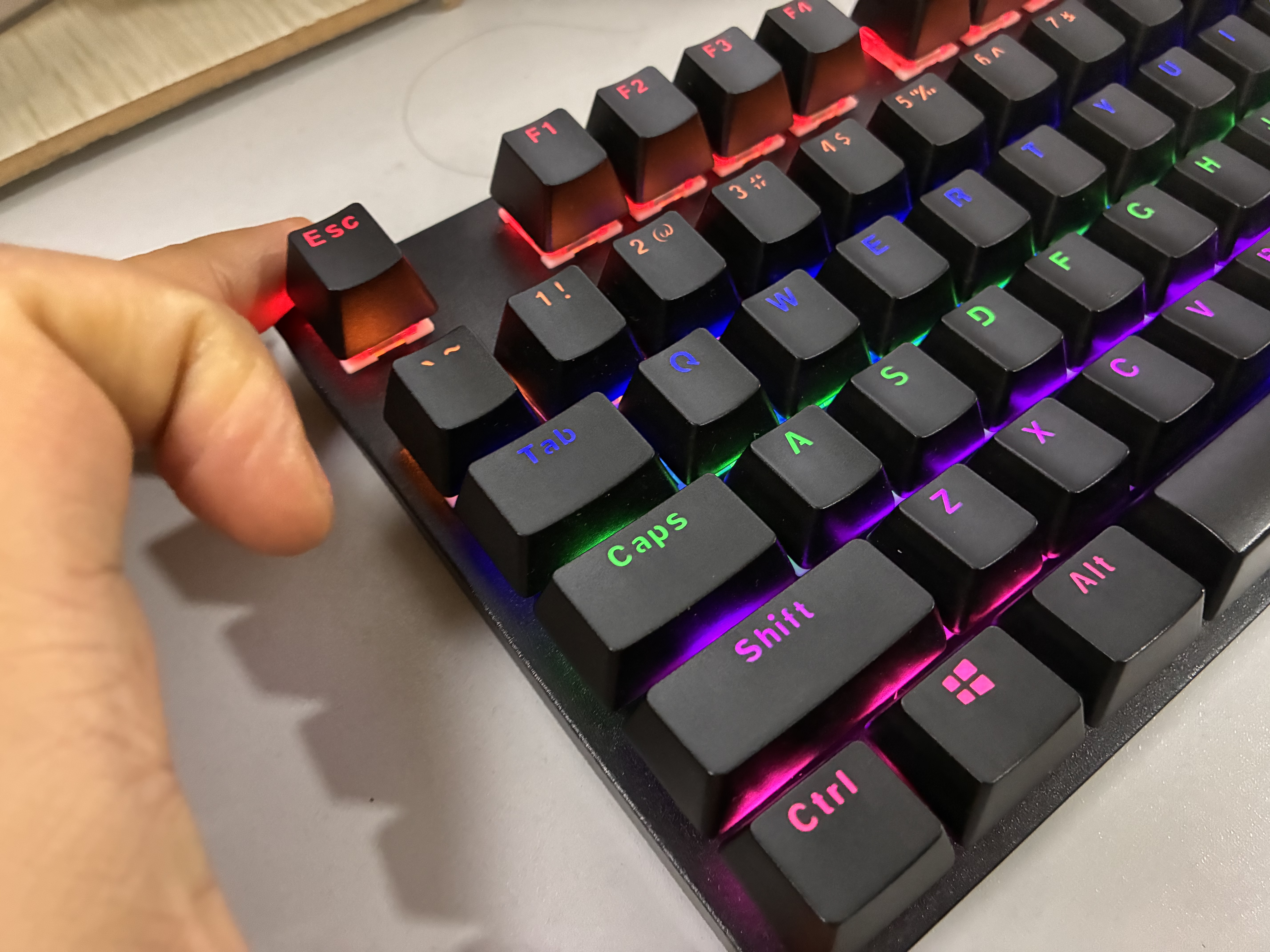 雷柏（Rapoo）V500PRO 有线背光机械键盘 104键全尺寸游戏电竞笔记本电脑多媒体办公吃鸡全键无冲键盘 黑轴 实拍图