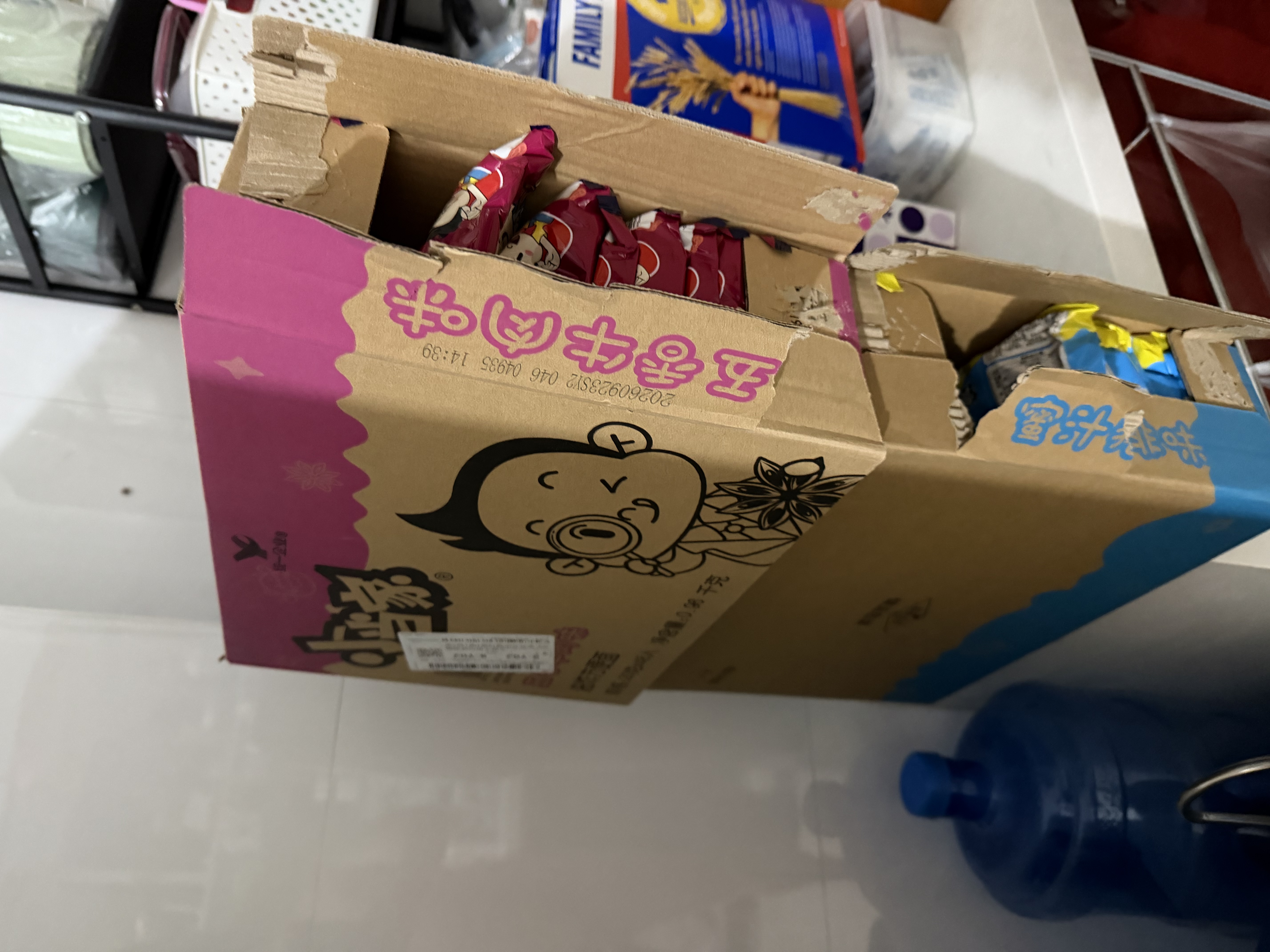 统一 小当家 五香牛肉味干脆面 整箱装（新老包装随机发货） 实拍图