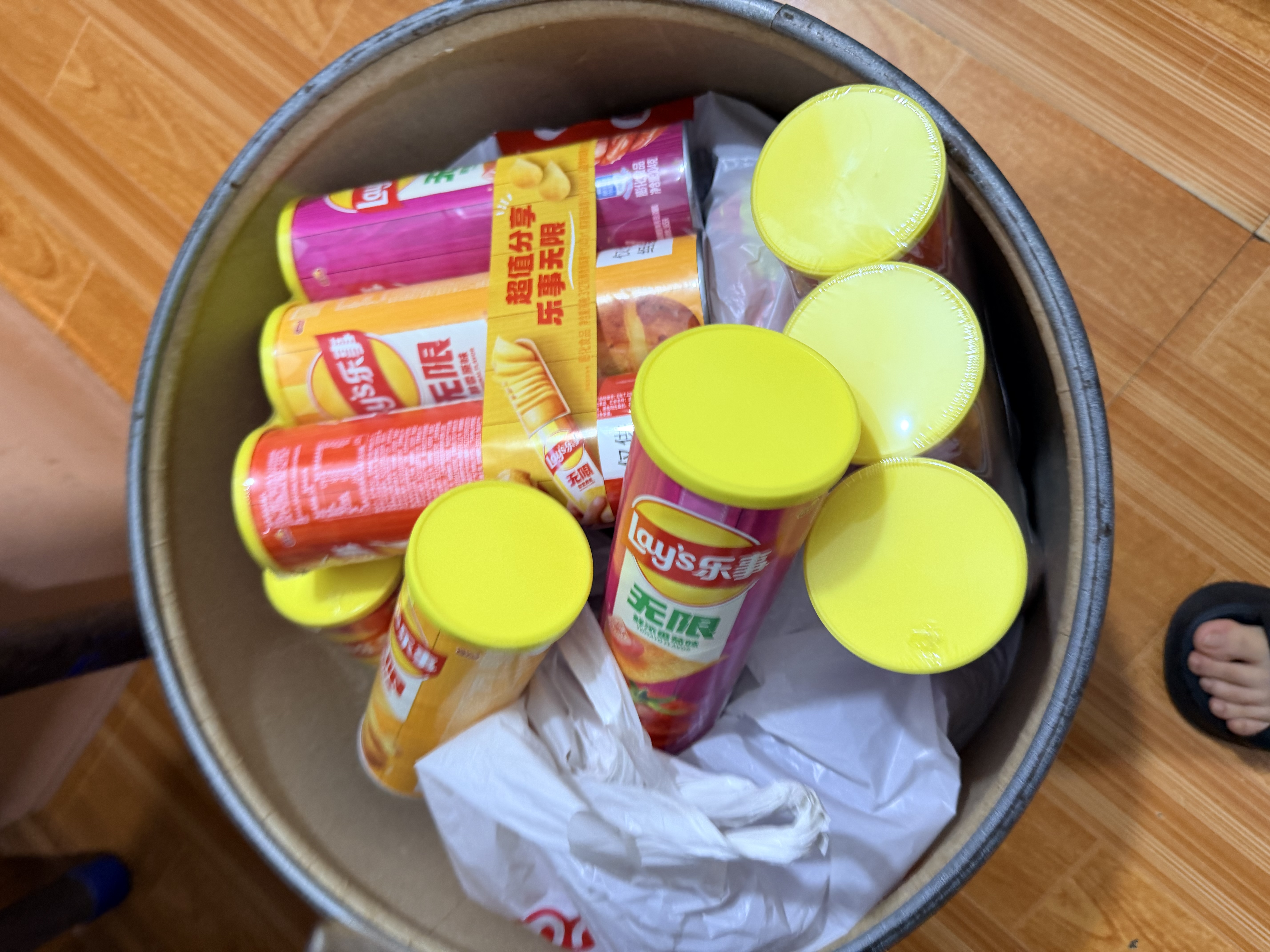 乐事（Lay's）薯片 （原味+红烩味+烧烤味）104g*12罐 组合装 实拍图