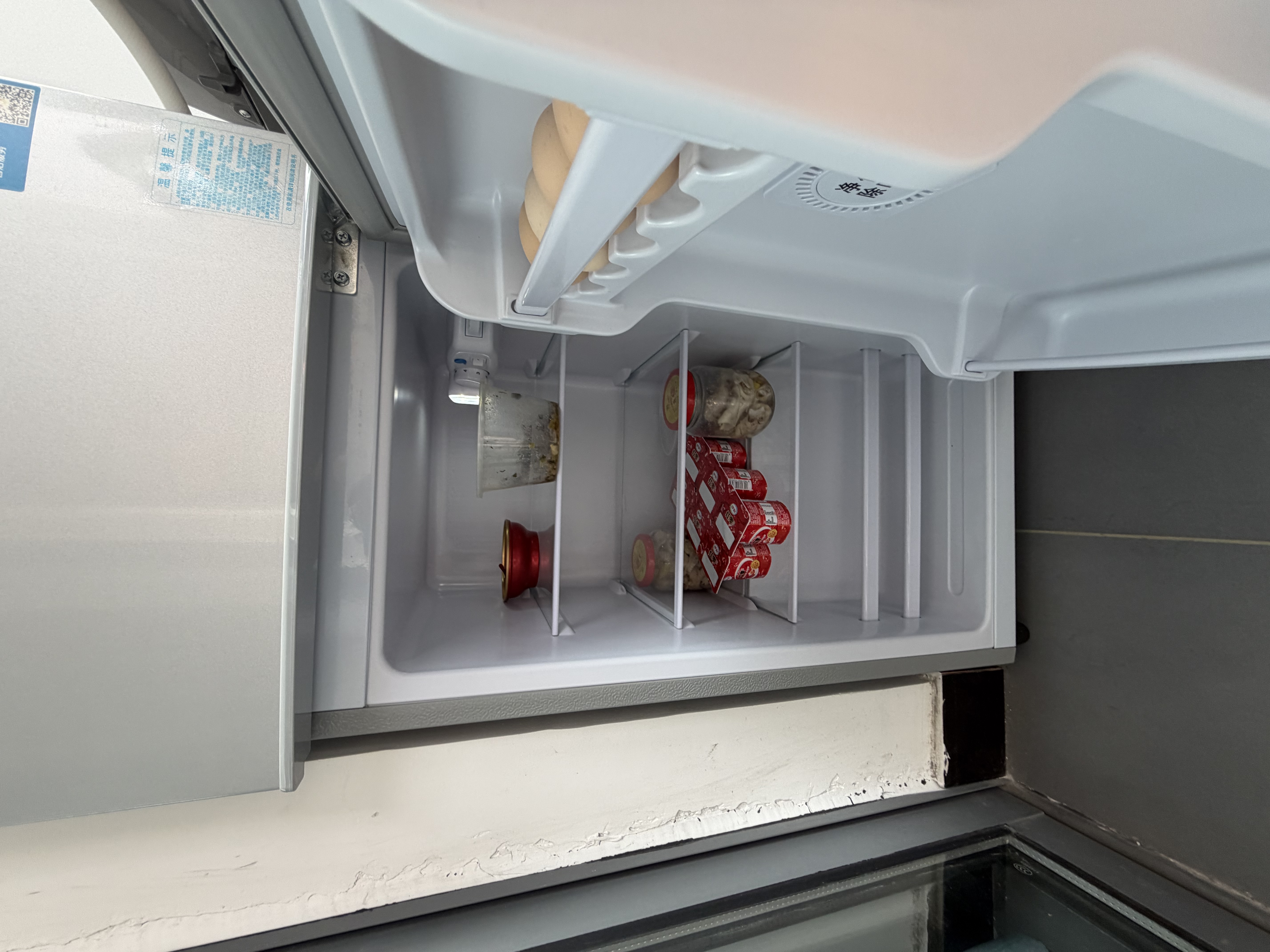 奥克斯（AUX）小冰箱家用小型迷你冷藏冷冻两用出租房宿舍用节能省电寝室办公室电冰箱 【一级能效】186银色【高效保鲜 铜管速冷】70L 实拍图