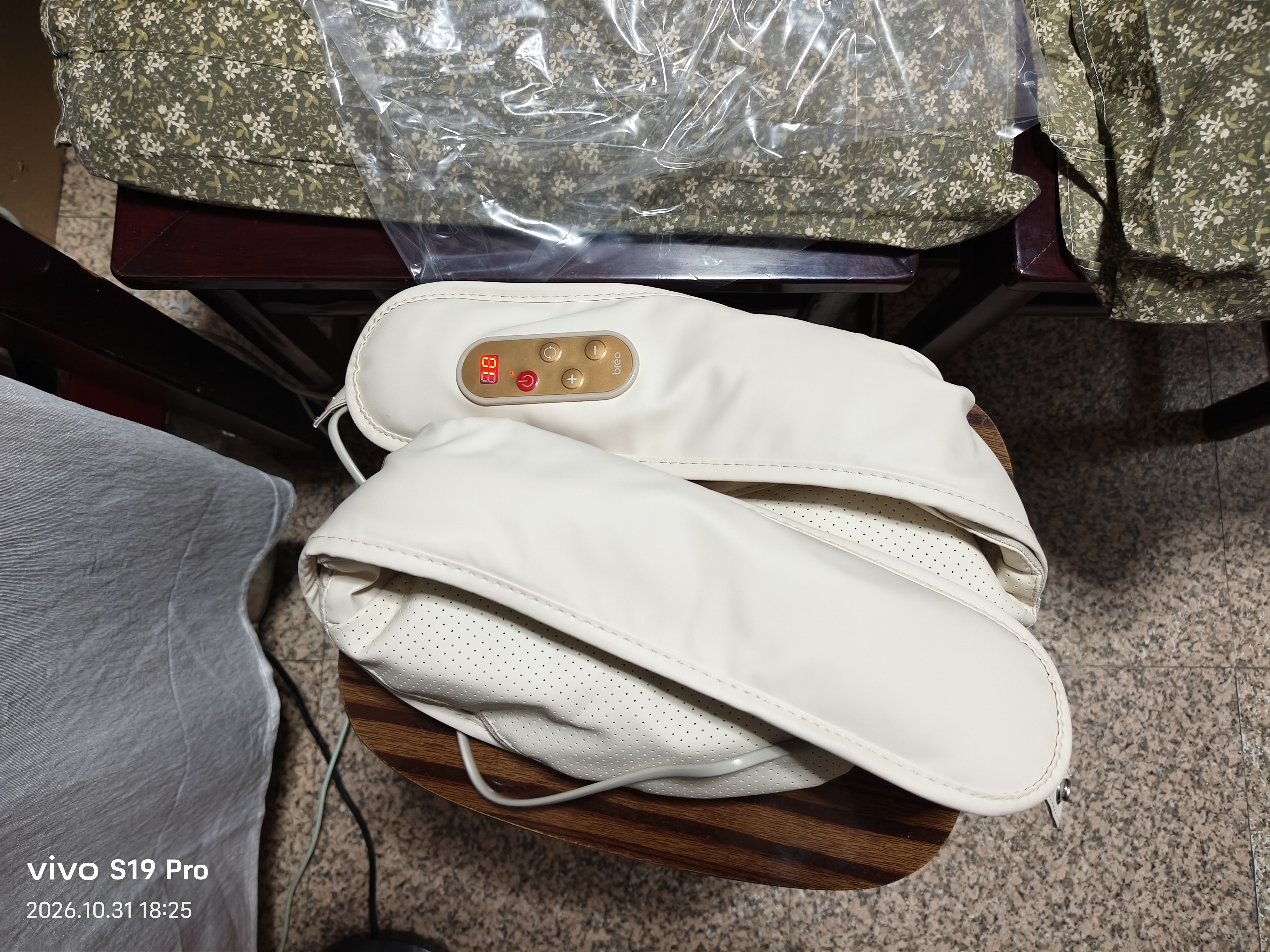 倍轻松（breo）颈椎按摩器Neck N1肩颈按摩披肩 按摩仪腰部背部斜方肌按摩3D捶打肩部生日礼物送妈妈老婆男女朋友 实拍图