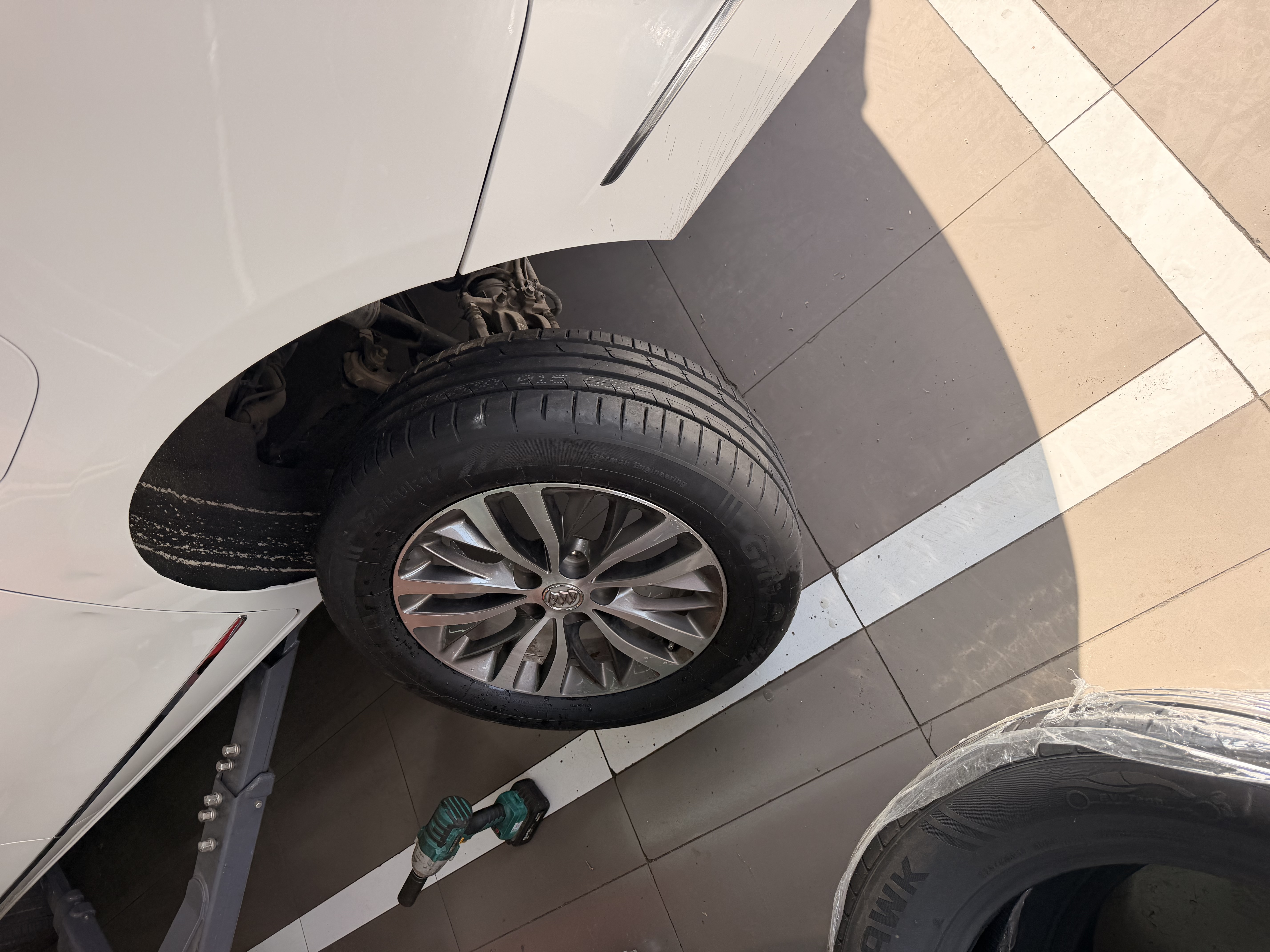 佳通轮胎（Giti）225/60R17 99V GitiSynergy H2 适配 别克GL8/长安SC55 实拍图