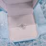 佐卡伊钻戒 花火 群镶显钻白18K金钻石戒指求婚结婚定制 W06849 实拍图