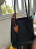 裘真008水桶包女斜挎通勤大容量真皮复古小众植鞣牛皮包包 黑色-小号 实拍图