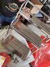 余佳乐居吸盘锅盖架多功能厨房置物架砧板架免打孔壁挂收纳架挂件带接水盘 奶白色三层+双吸盘+接水盘 【带筷子筒砧板架6钩】 实拍图