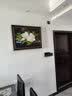 MONADIY【销量过万】电表箱装饰画免打孔客厅餐厅强弱电箱配电箱遮挡壁画 07 绽放木兰花（幽蓝） 简欧框 液压 横版80*60cm 实拍图