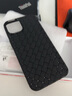 可乐猪适用 苹果14/13手机壳iPhone软壳编织皮纹防摔后壳透气散热全包超薄硅胶防指纹手汗保护套商务新款 苹果13/苹果14【黑色】皮纹编织壳 实拍图
