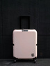 JOLLYING超薄11CM可折叠行李箱登机拉杆箱男女放缝隙省空间伸缩密码旅行箱 樱花粉【加厚PC箱壳】 20英寸 lite-登机箱【三边115CM】 实拍图