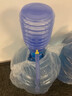 CWA PLASTICS MZ 手压式饮水器矿泉水桶手动压水器饮水机抽水泵吸水器桶装水自动取水器 带止水阀压水器（2个装） 实拍图