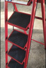 奇晟铭源 梯子家用梯折叠梯人字梯20cm加宽防滑踏板金属梯红色可用高度122cm多功能梯置物架花架 LC-117 实拍图