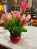 花艺赫家饰仿真花郁金香塑料花小盆栽室内家居餐桌摆件客厅办公桌装饰假花 粉色玉兰苞+红色花瓶套装 实拍图