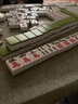 尚客诚品家用手搓麻将牌 小中大号瑕疵中档麻将(花纹颜色随机） 中档52mm颜色随机108张+骰子 实拍图