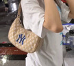 美职棒（MLB）旗舰官网虞书欣同款包包男女腋下包女款手提包单肩包生日礼物 波士顿/棕色（老款） F 实拍图