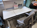 坐得正 儿童学习桌椅套装大白桌可升降小学生作业桌写字桌实木书桌学习 1.2m高桌架款+鲸鱼三背椅灰 现代简约风 实拍图