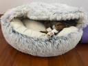 KimPets猫窝四季通用宠物小猫咪屋被子冬季保暖猫狗窝冬天用品封闭式猫床 柔制水晶绒（绅士灰） 柔软包裹 直径60cm，适合30斤内宠物 实拍图