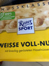瑞特滋（RITTER SPORT）德国进口RitterSport瑞特斯波德运动牛奶夹心黑巧克力零食 全榛子白巧克力袋装100g 实拍图