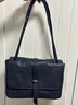 裘真新年礼物 复古001邮差包女单肩通勤大容量斜挎包植鞣头层牛皮包 蓝色-中号 售罄不预售 实拍图
